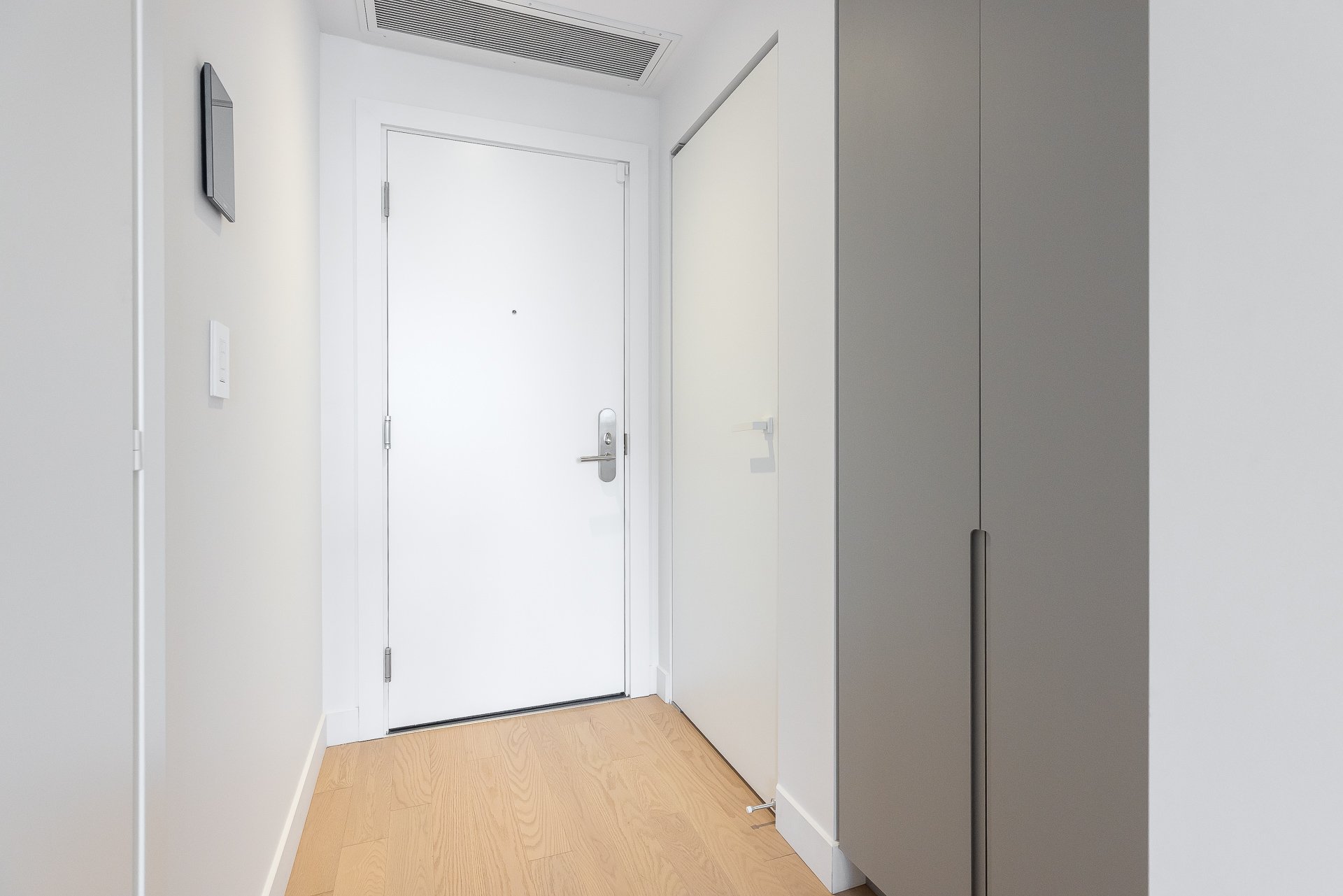 Photo - Hallway