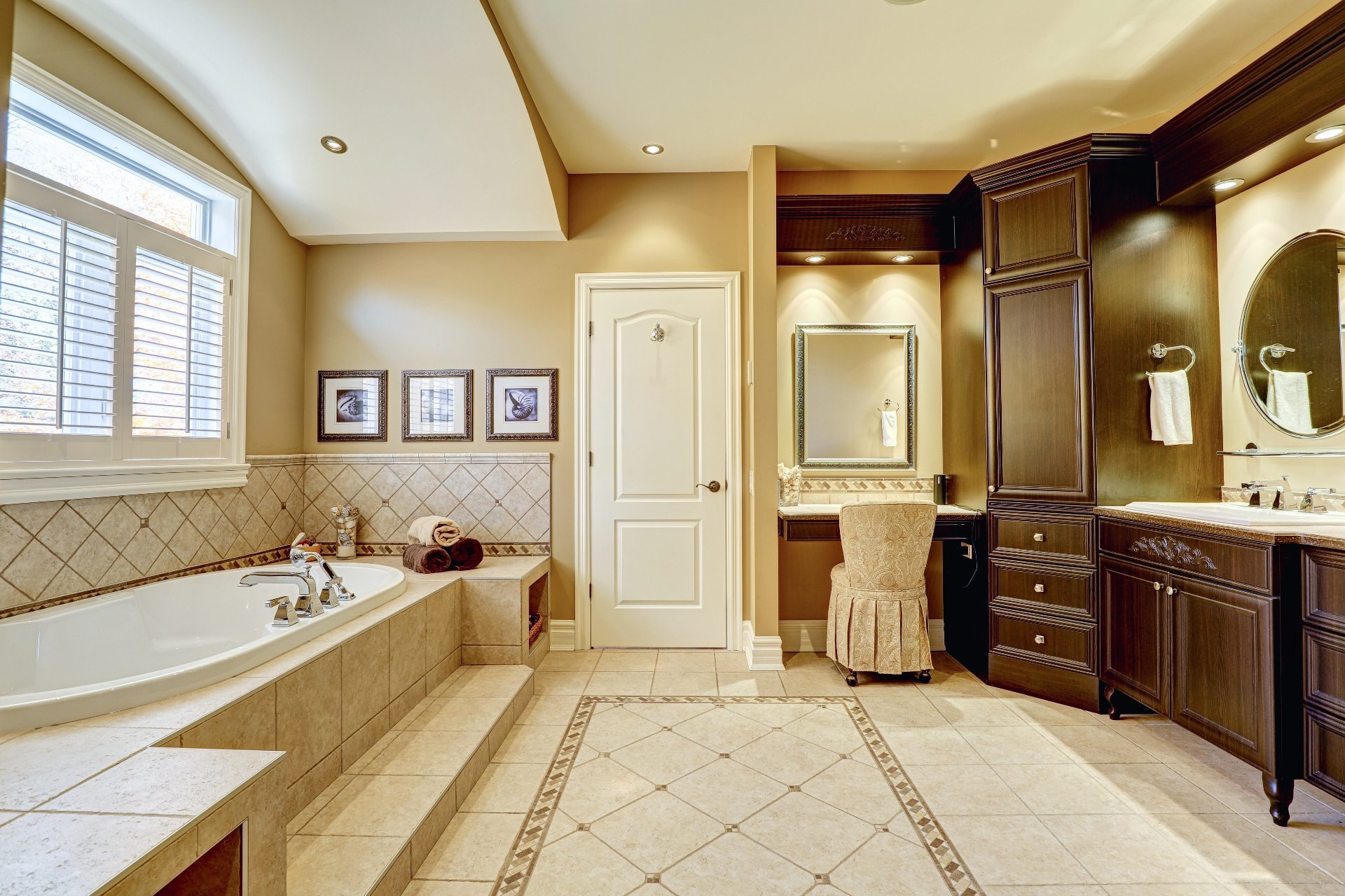 Ensuite bathroom