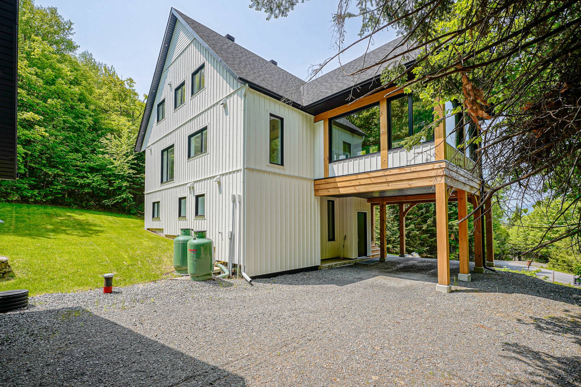 Photo - Exterior