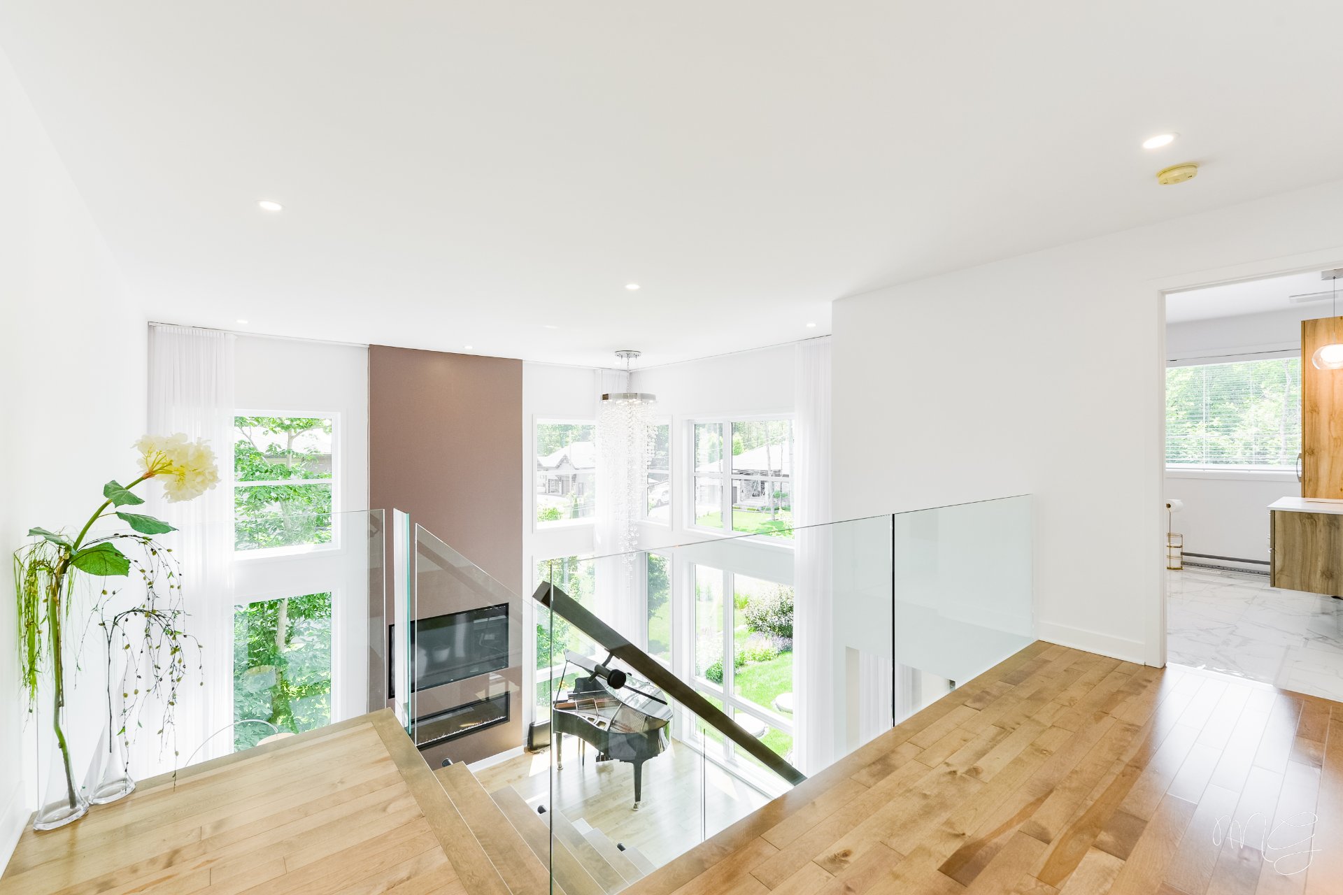 Photo - PASAGEWAY