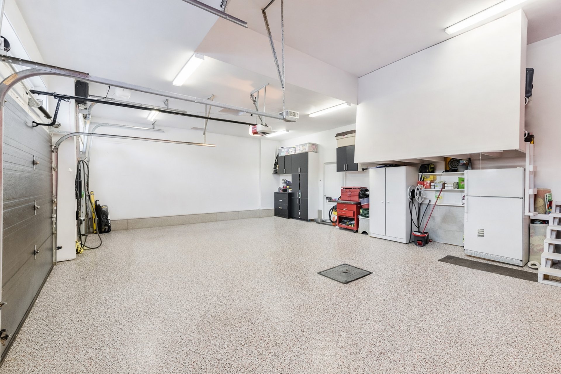 Photo - Garage