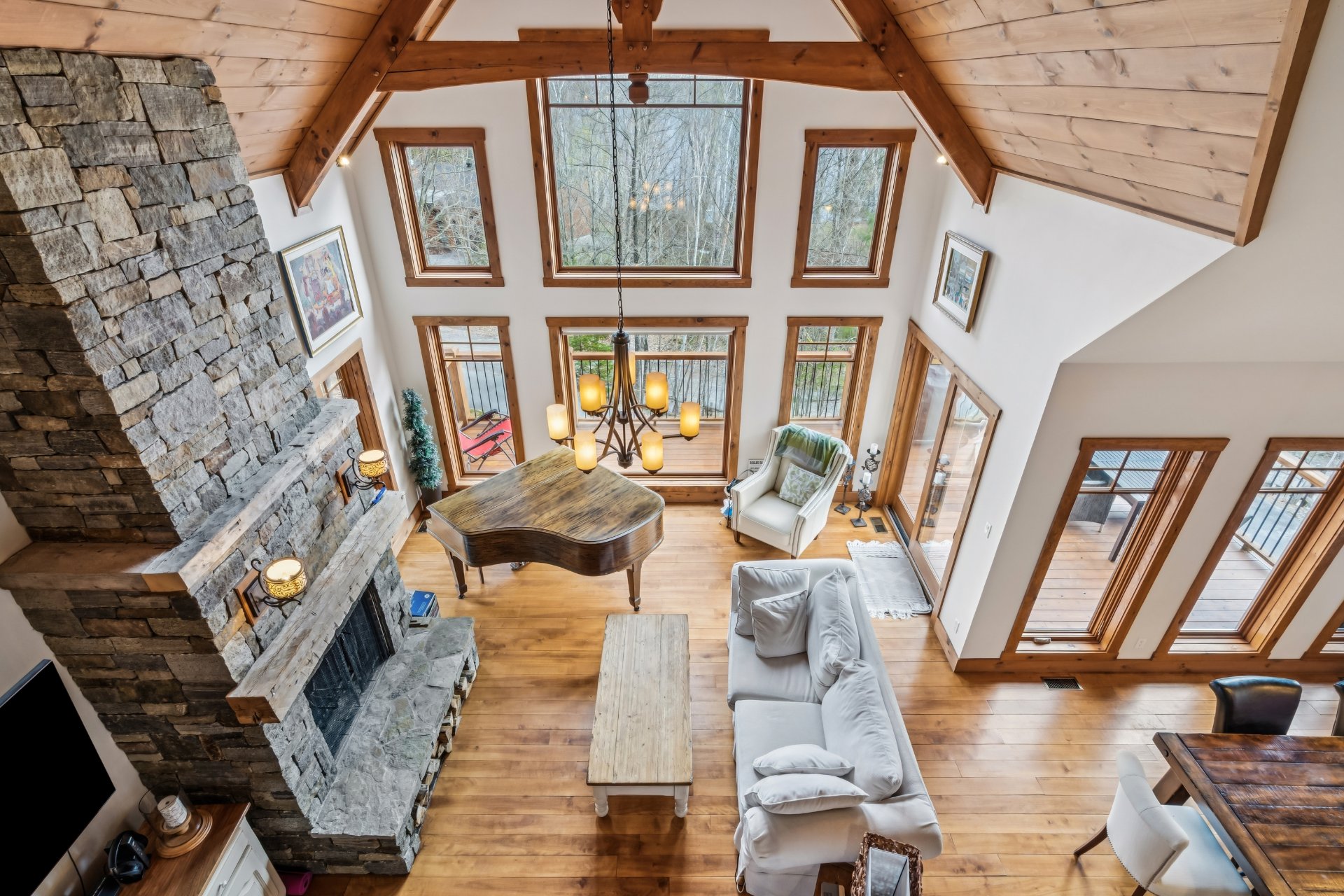 Photo - Mezzanine
