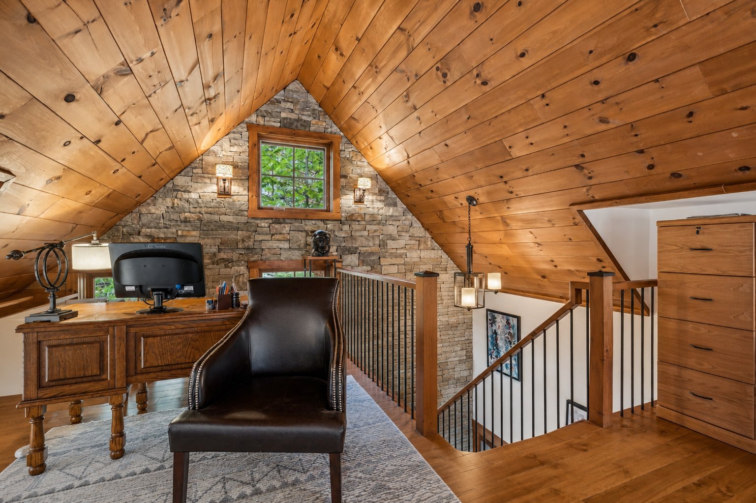 Photo - Mezzanine