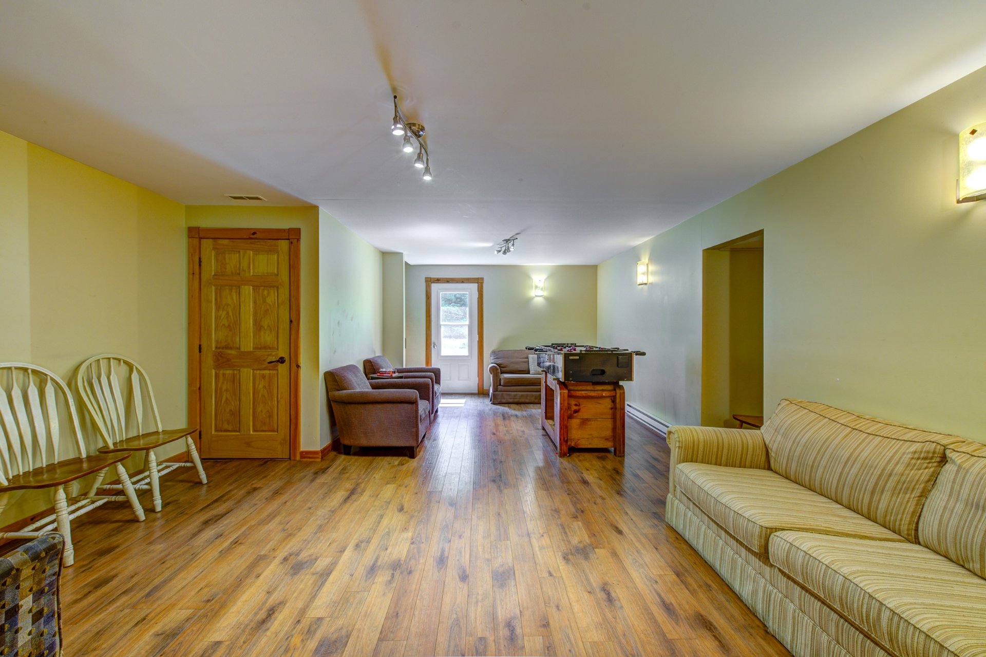 Photo - Family room
