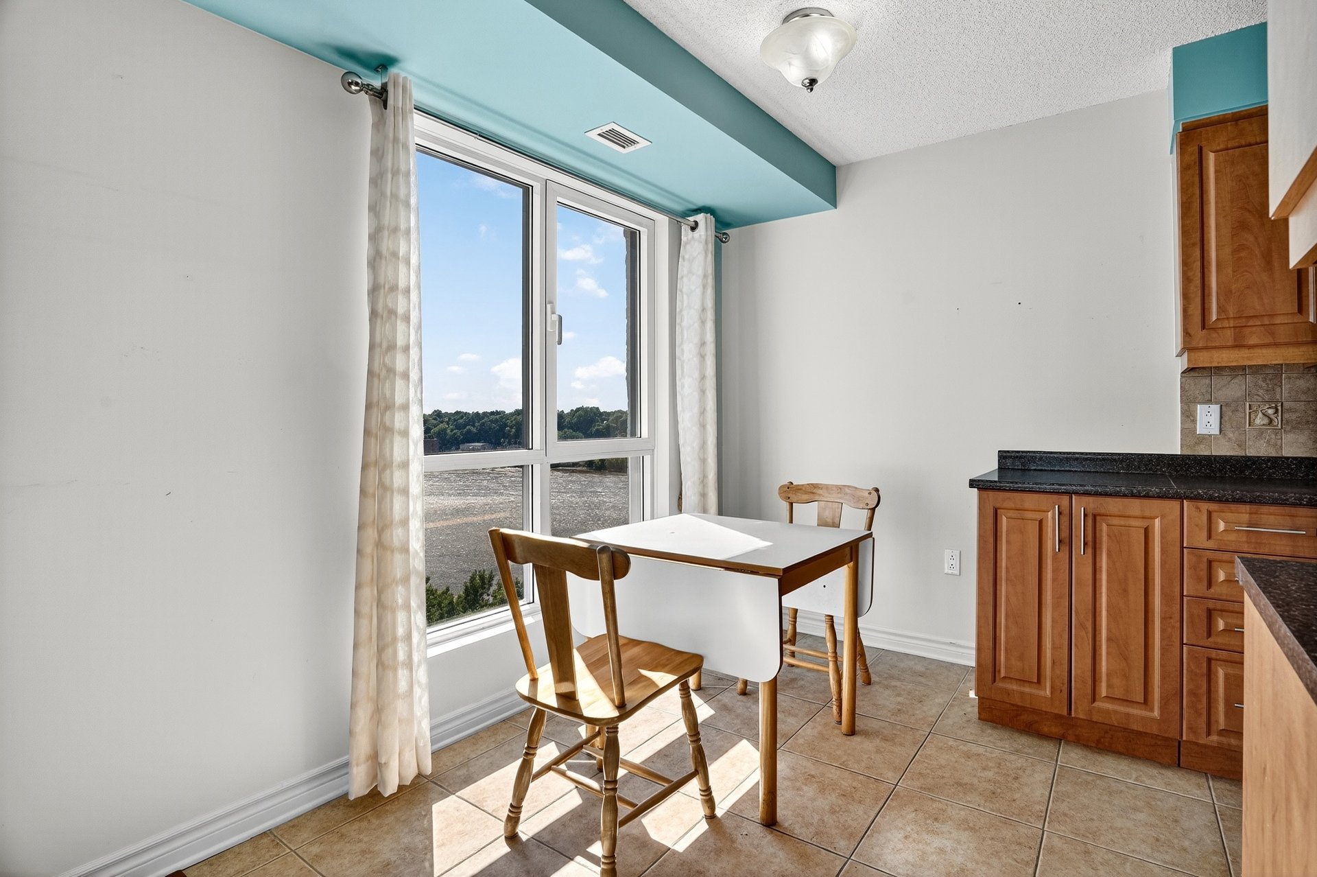Photo - Salle à manger