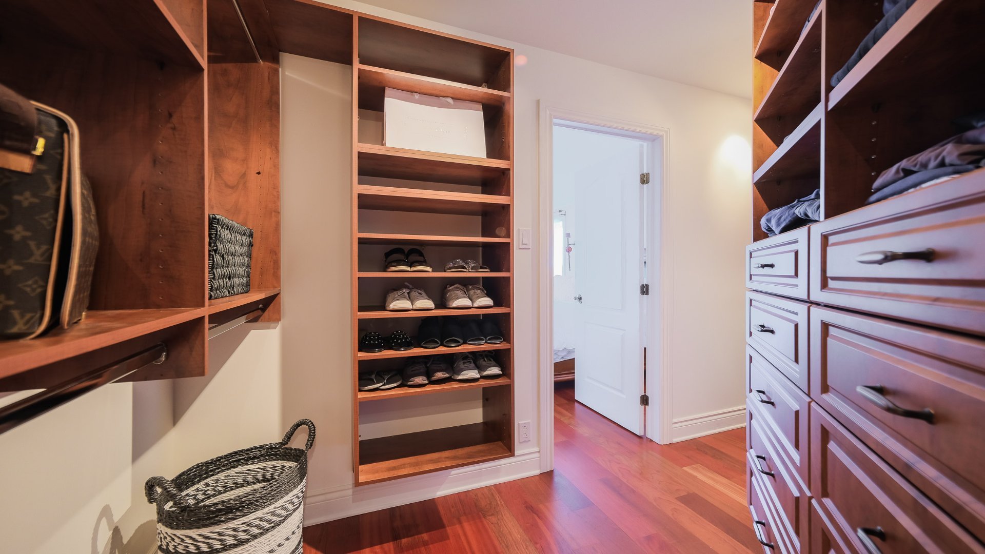 Photo - Penderie (Walk-in)