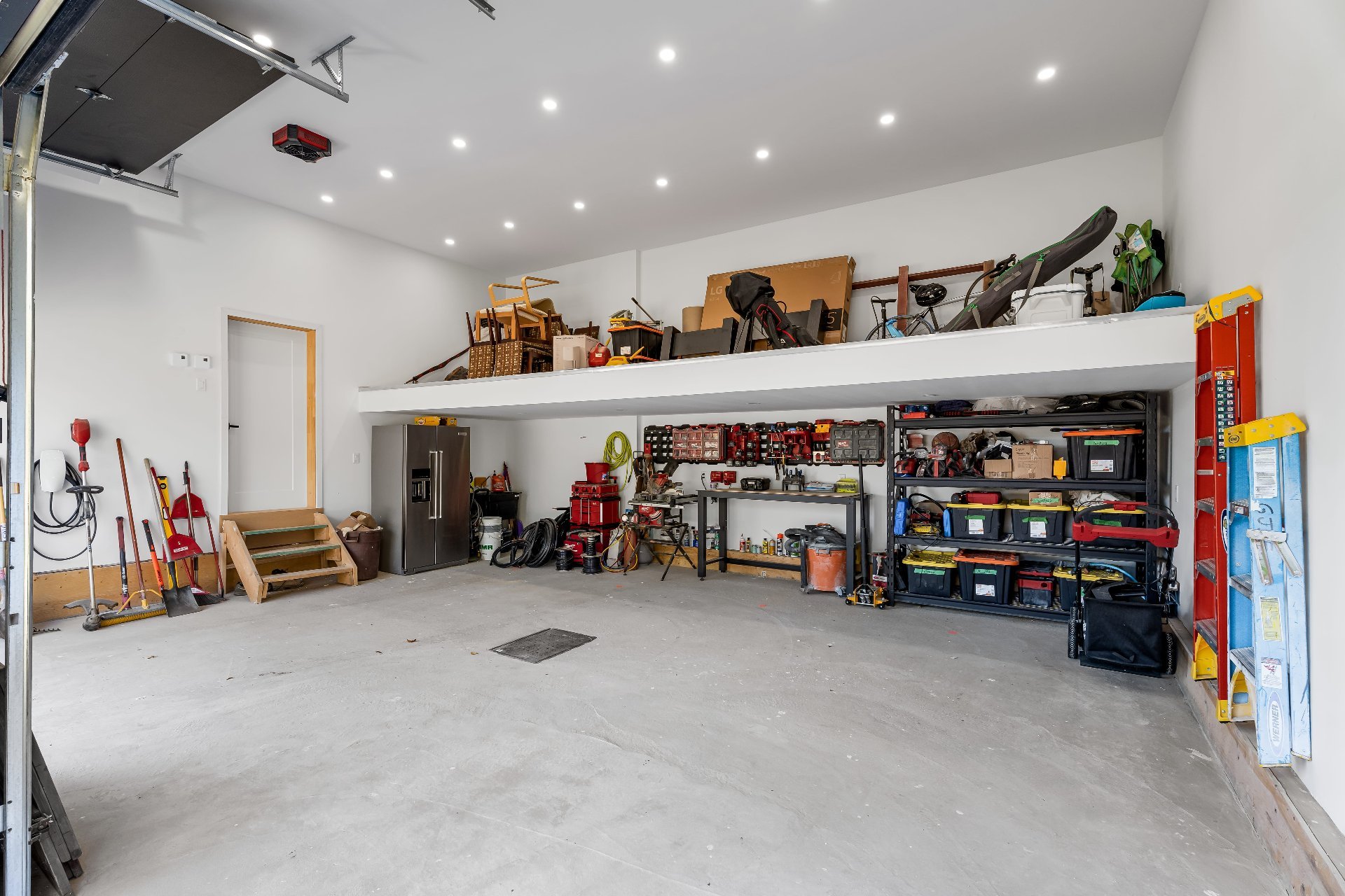 Photo - Garage