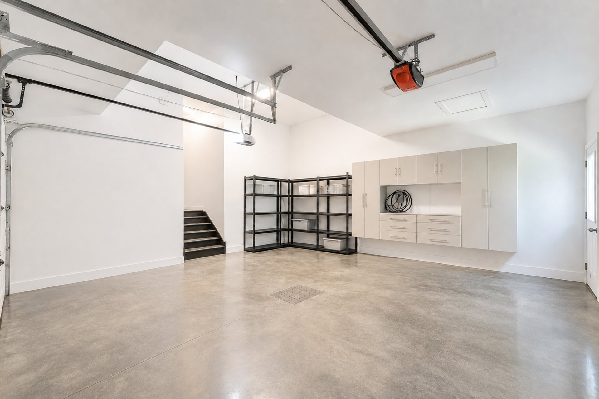 Photo - Garage