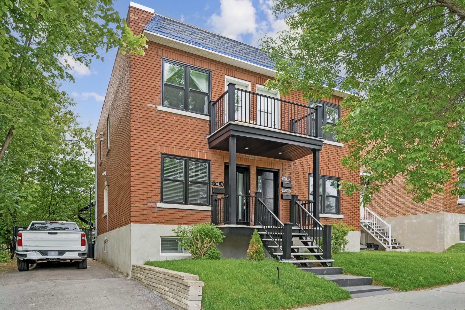 Photo - Frontage