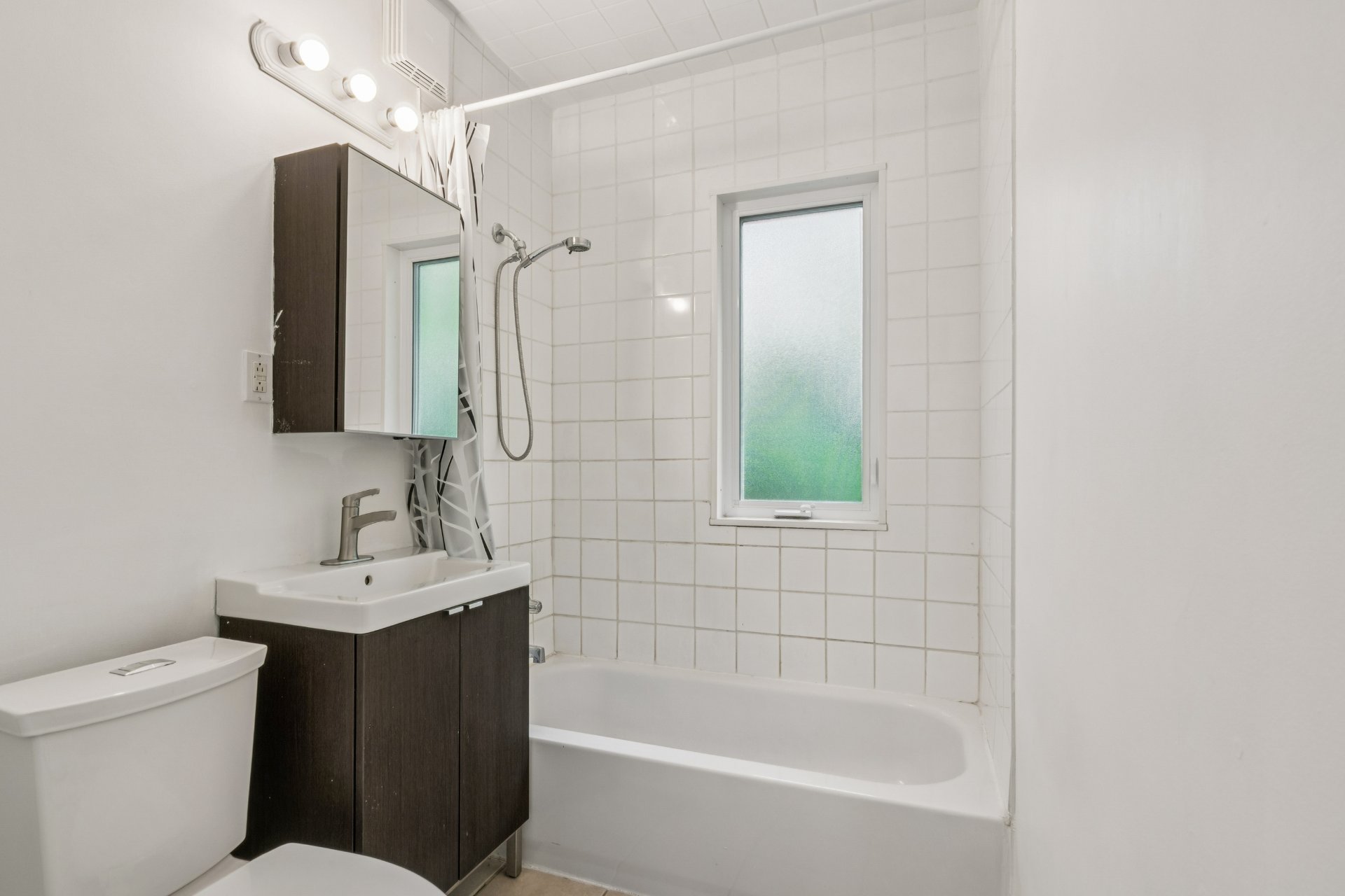 Photo - Bathroom