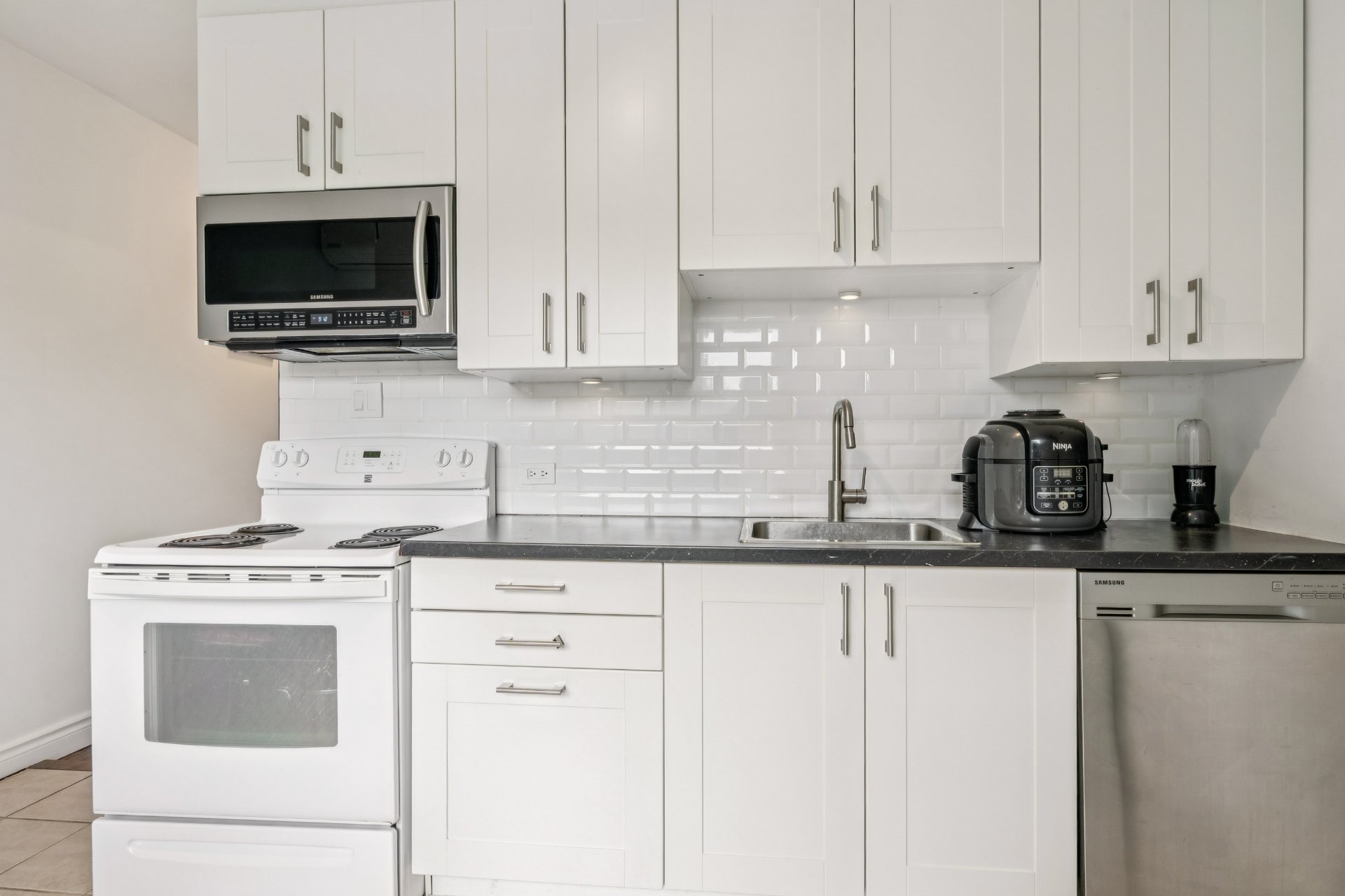 Photo - Kitchen