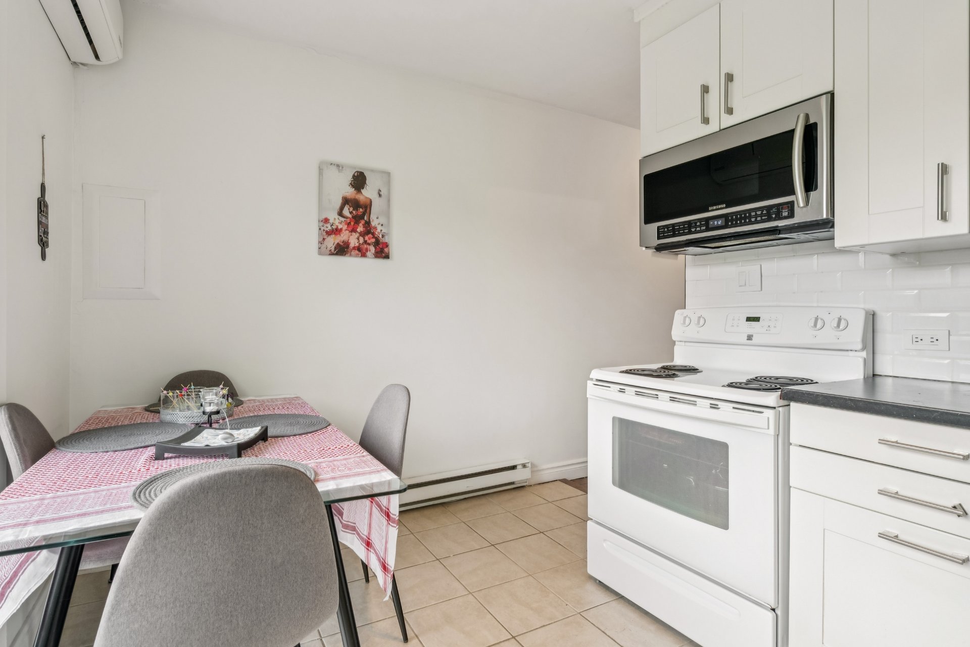 Photo - Kitchen