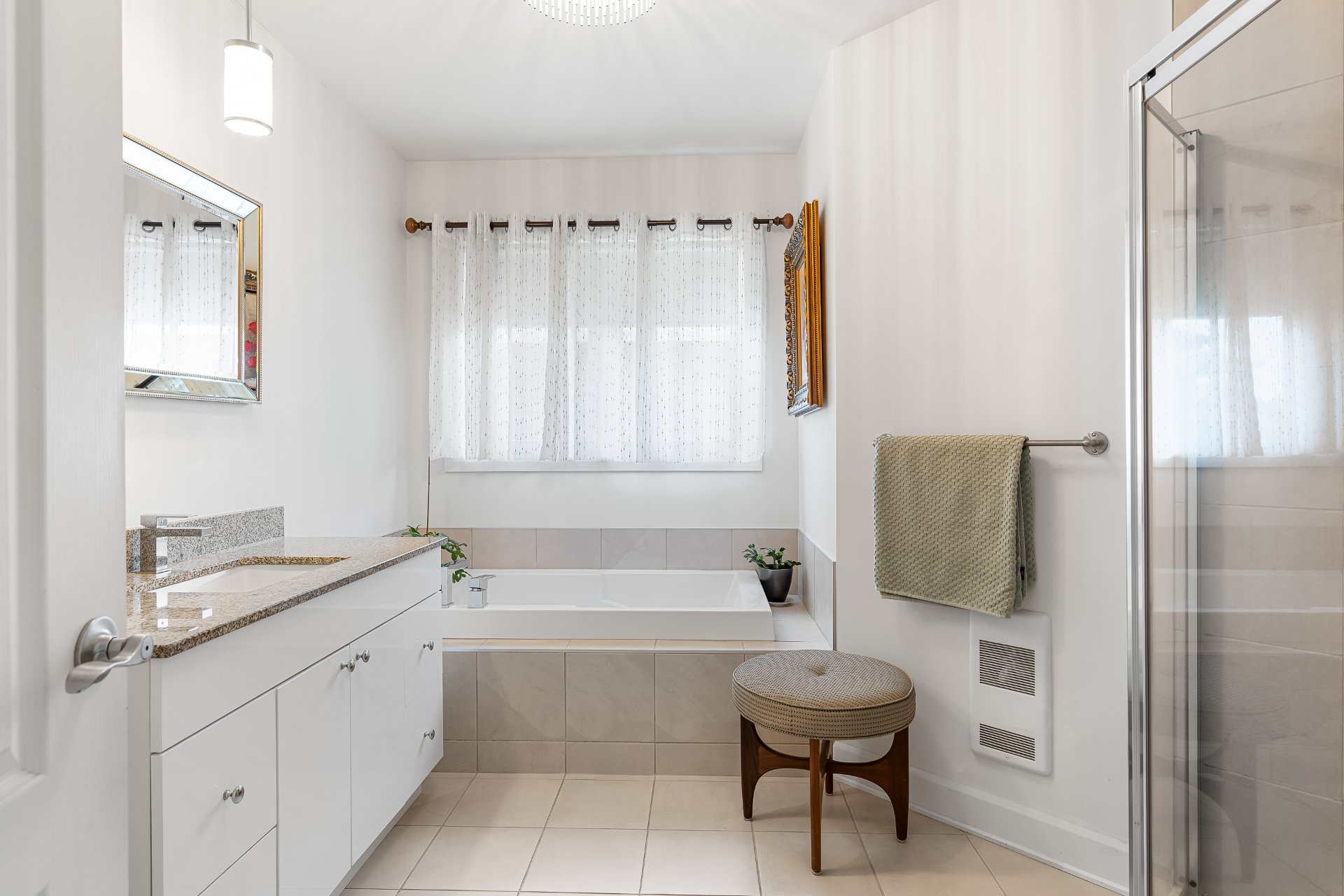 Photo - Bathroom