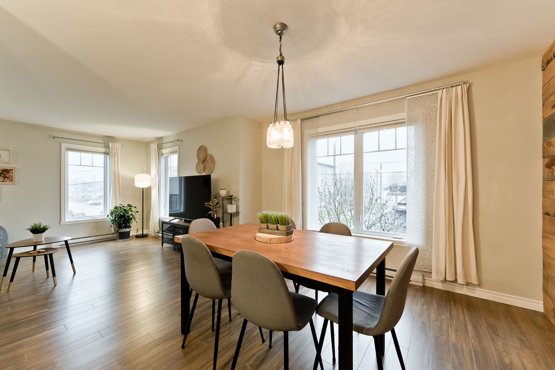 Photo - Salle à manger