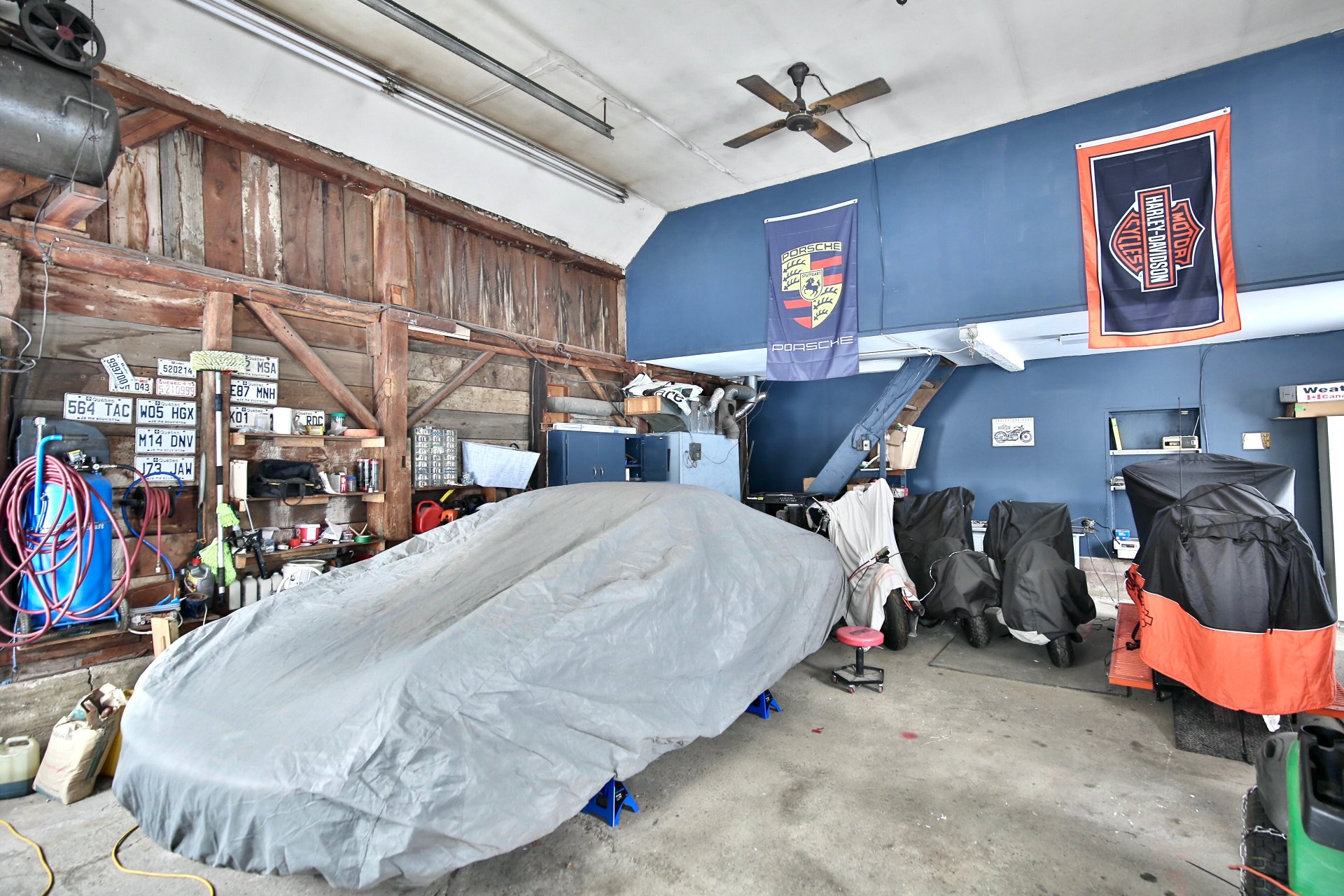 Photo - Garage