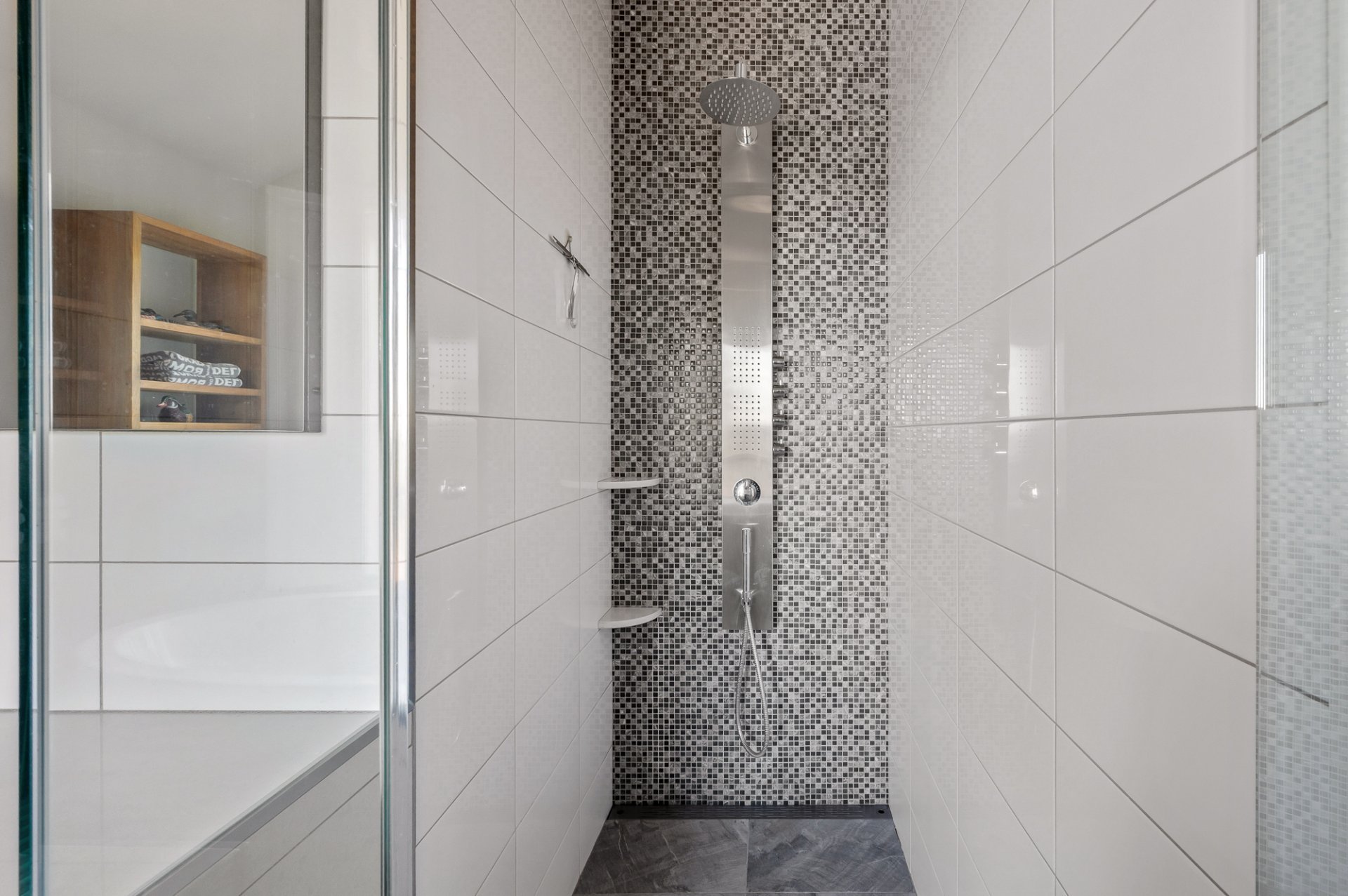 Salle de bains attenante à la CCP