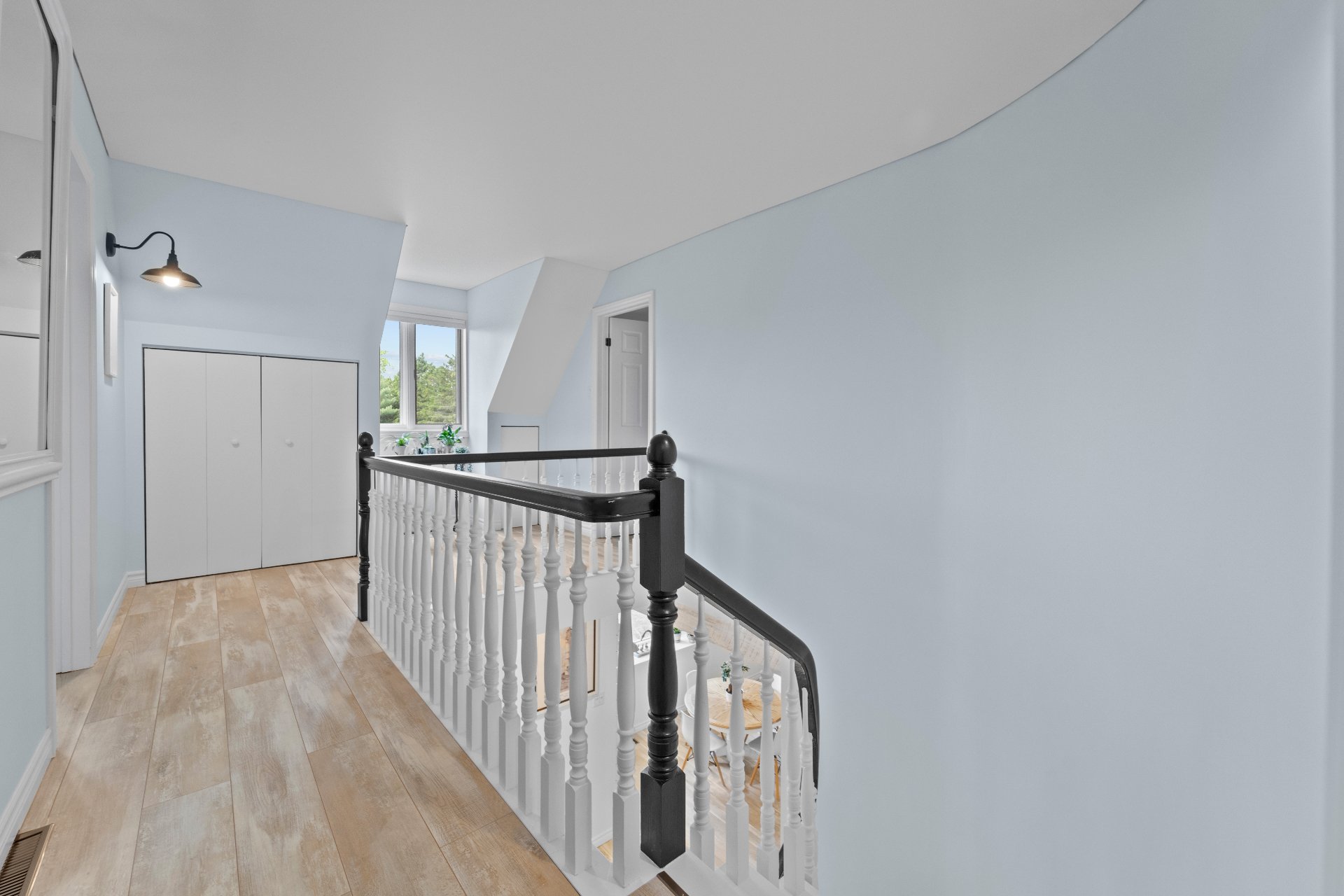 Photo - PASAGEWAY