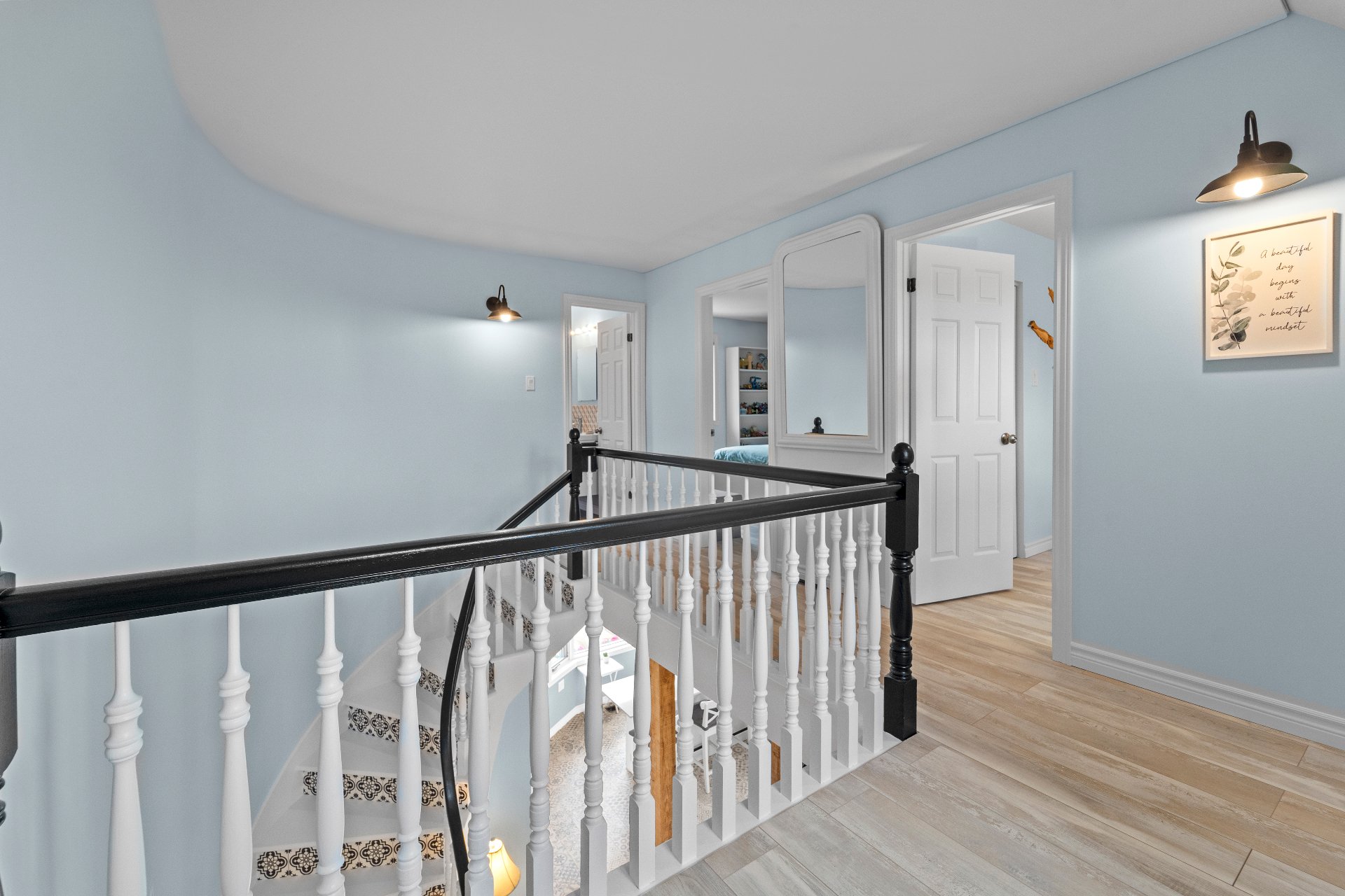 Photo - PASAGEWAY
