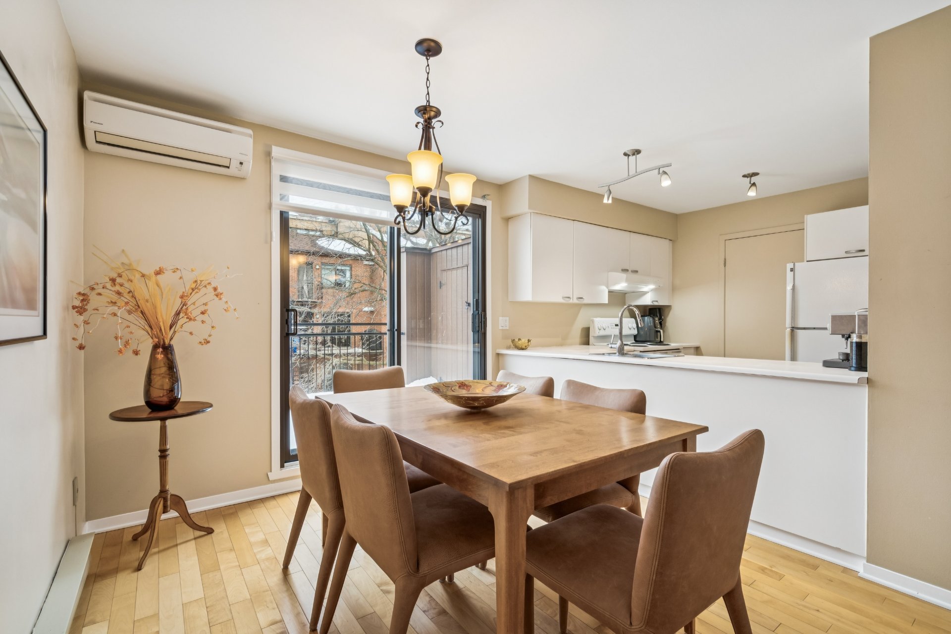 Photo - Salle à manger