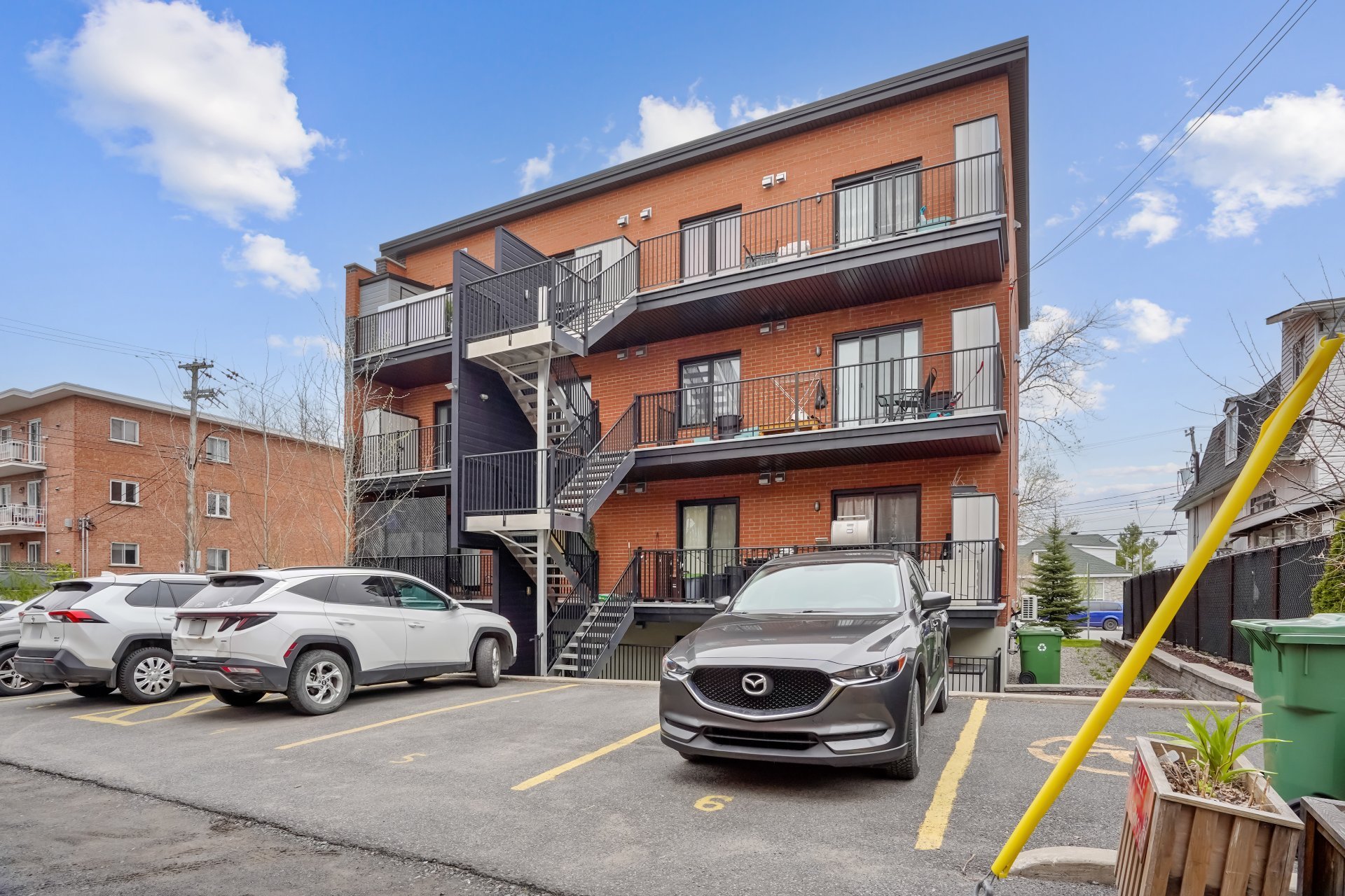 Photo - Stationnement