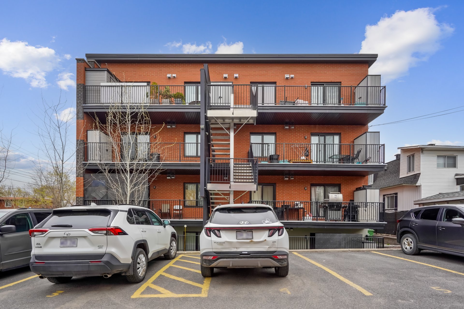 Photo - Stationnement