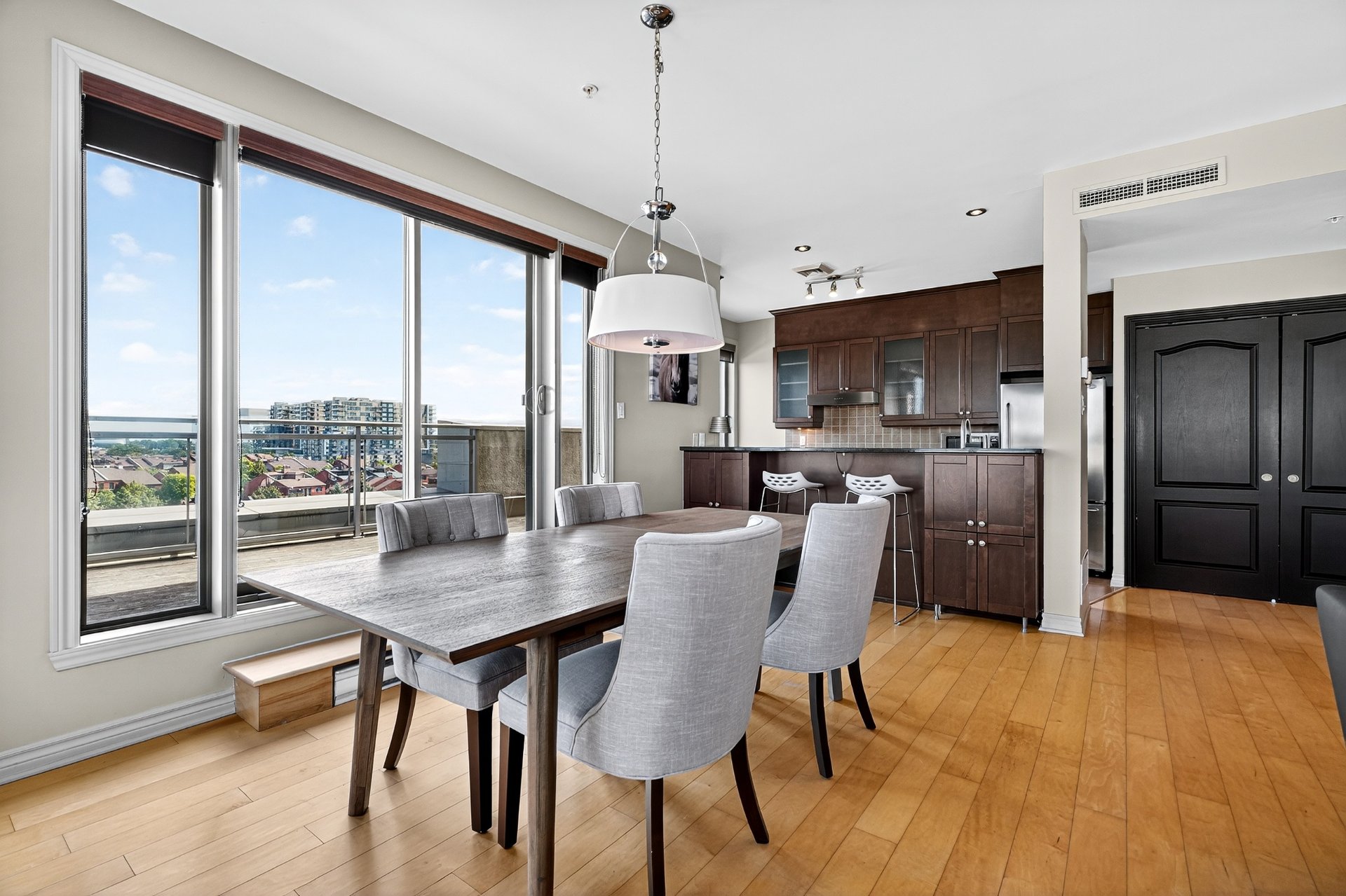 Photo - Salle à manger