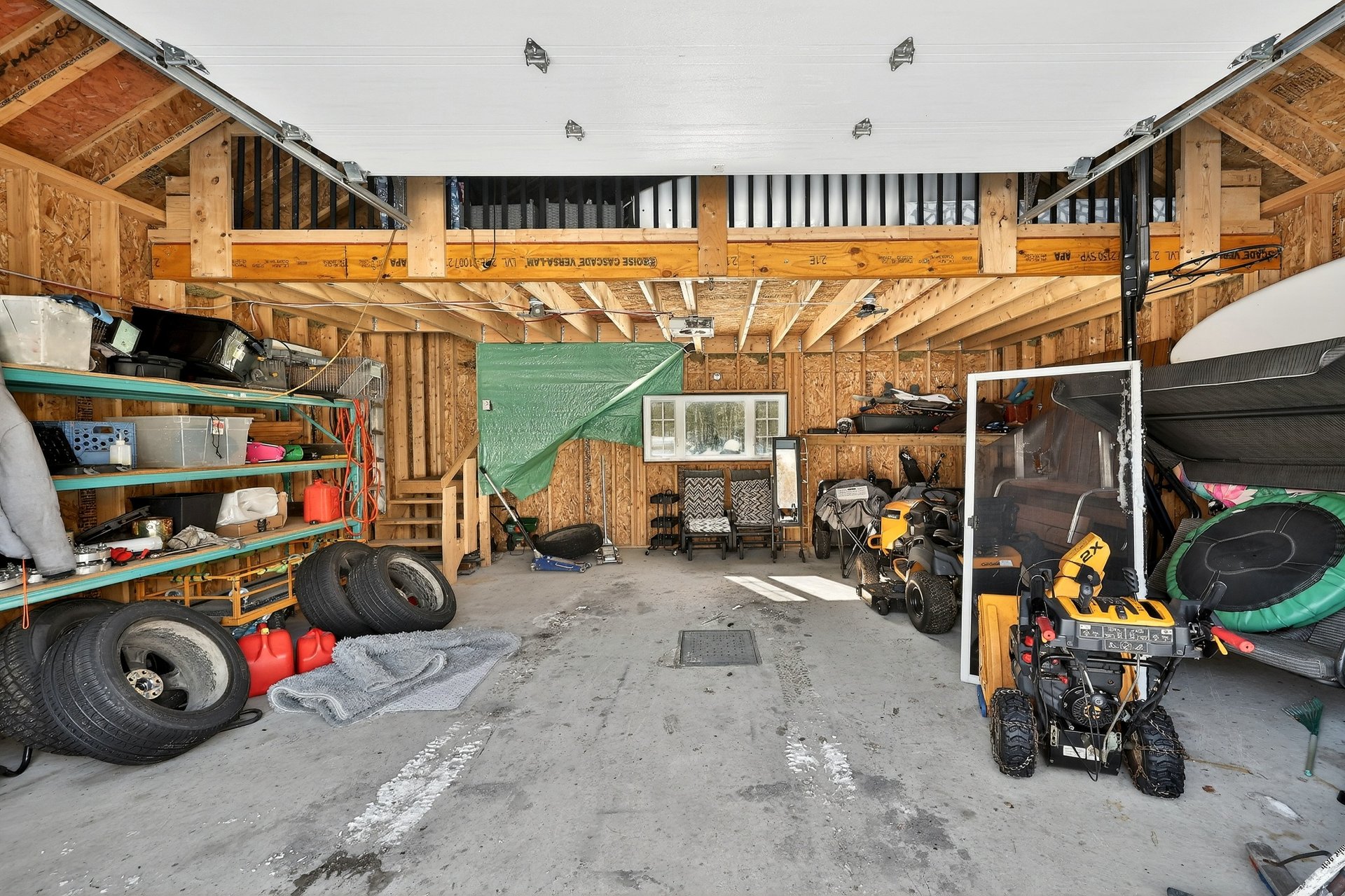 Photo - Garage