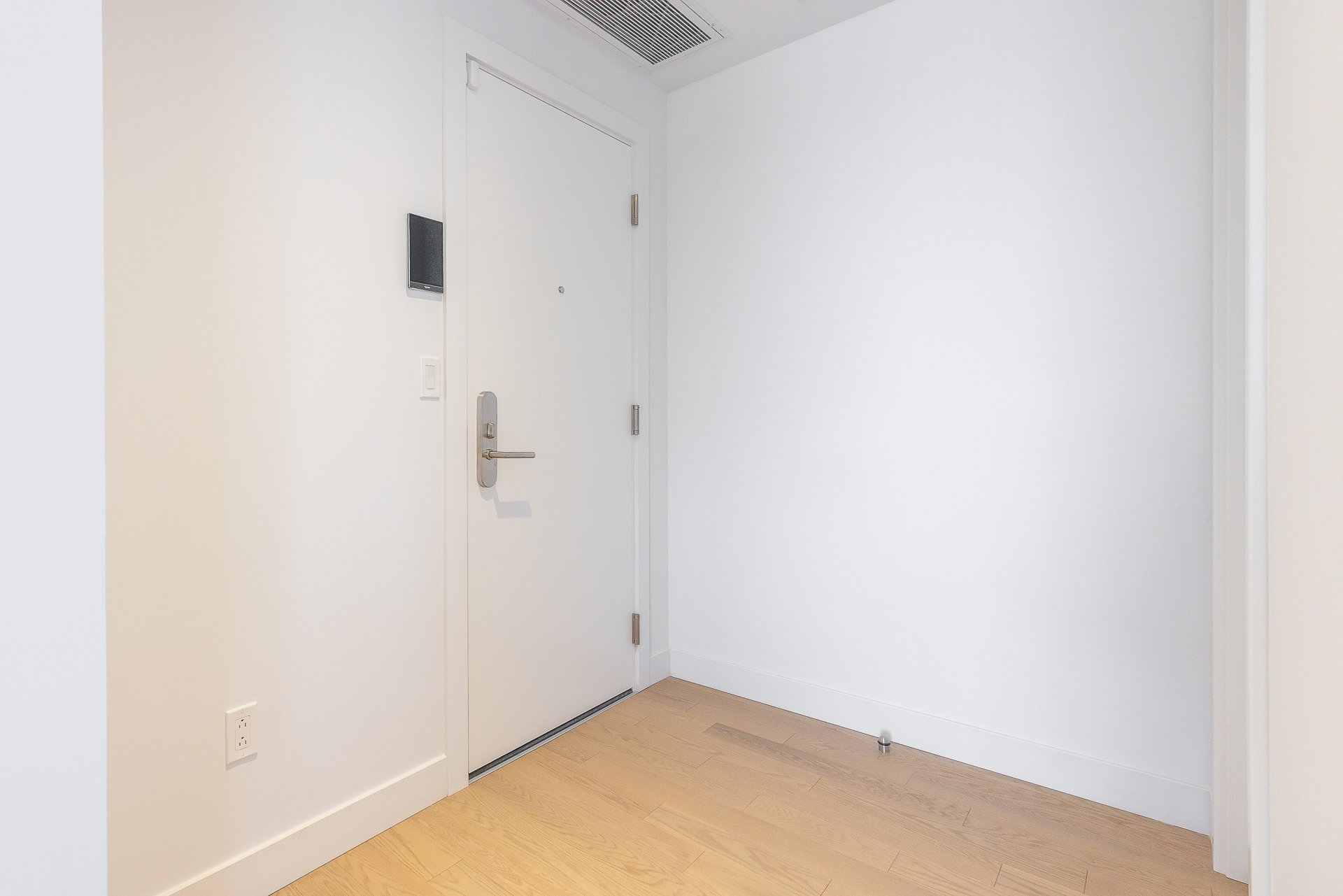 Photo - Hallway