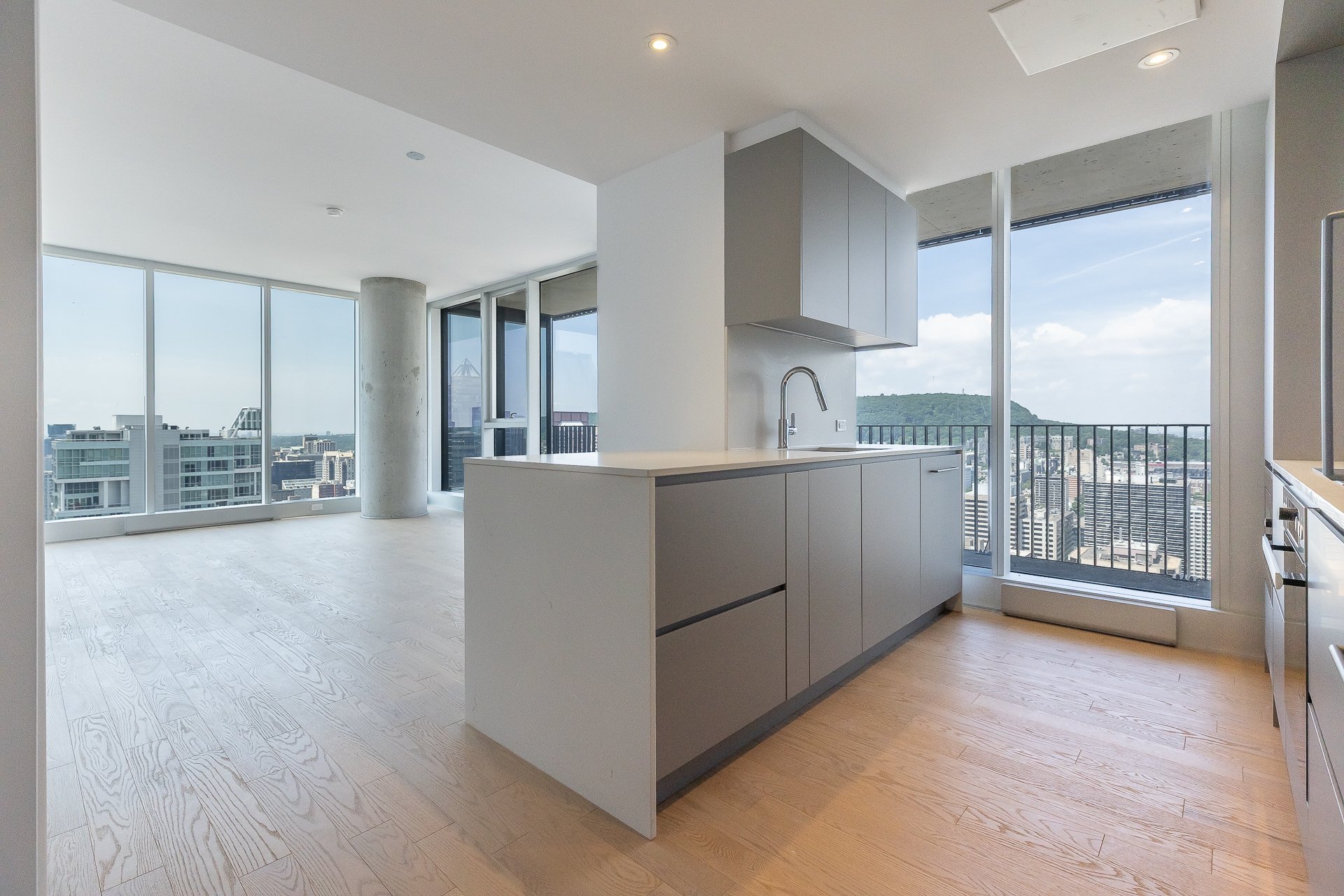 Photo - Kitchen