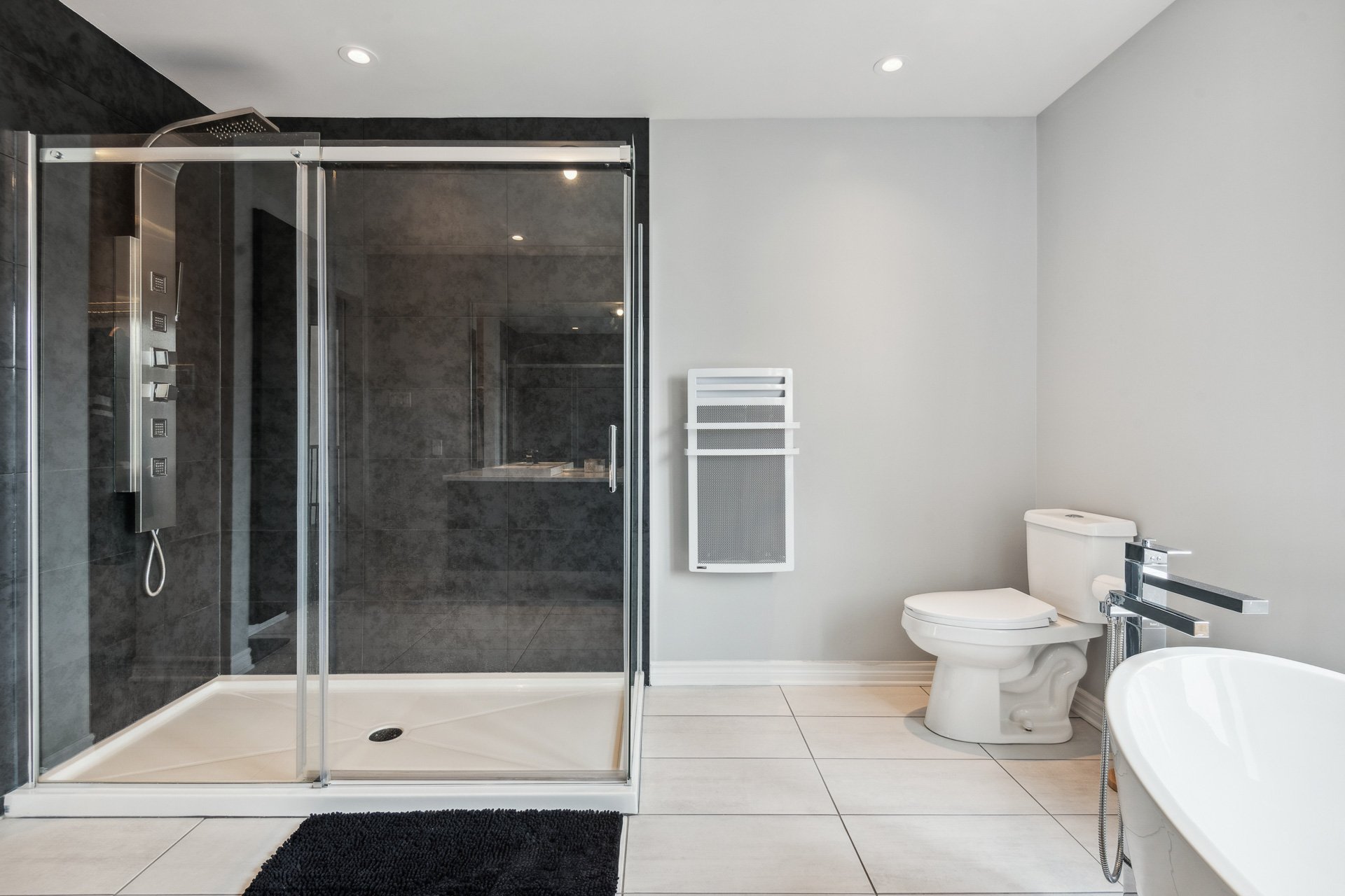 Salle de bains attenante à la CCP