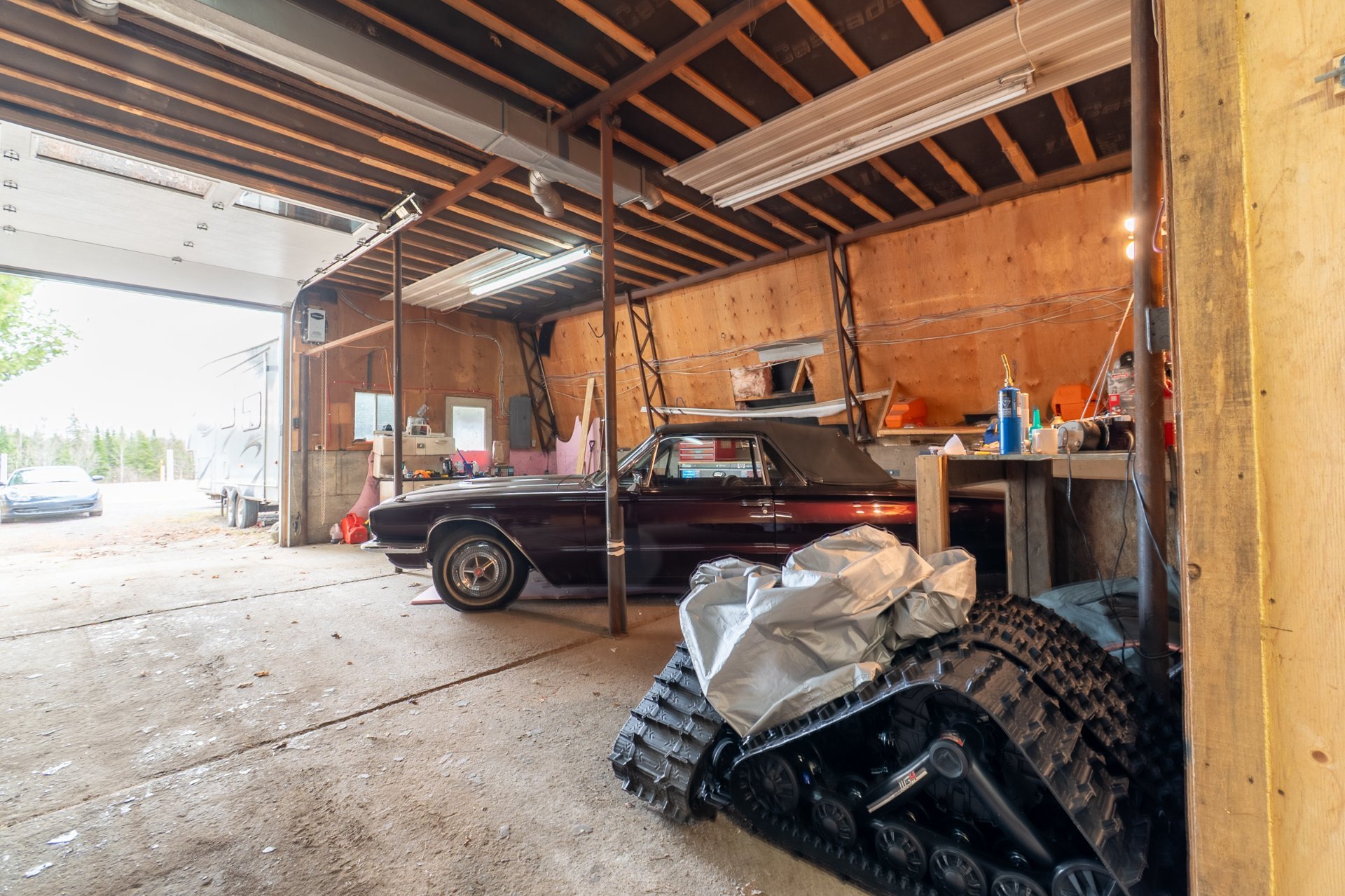 Photo - Garage