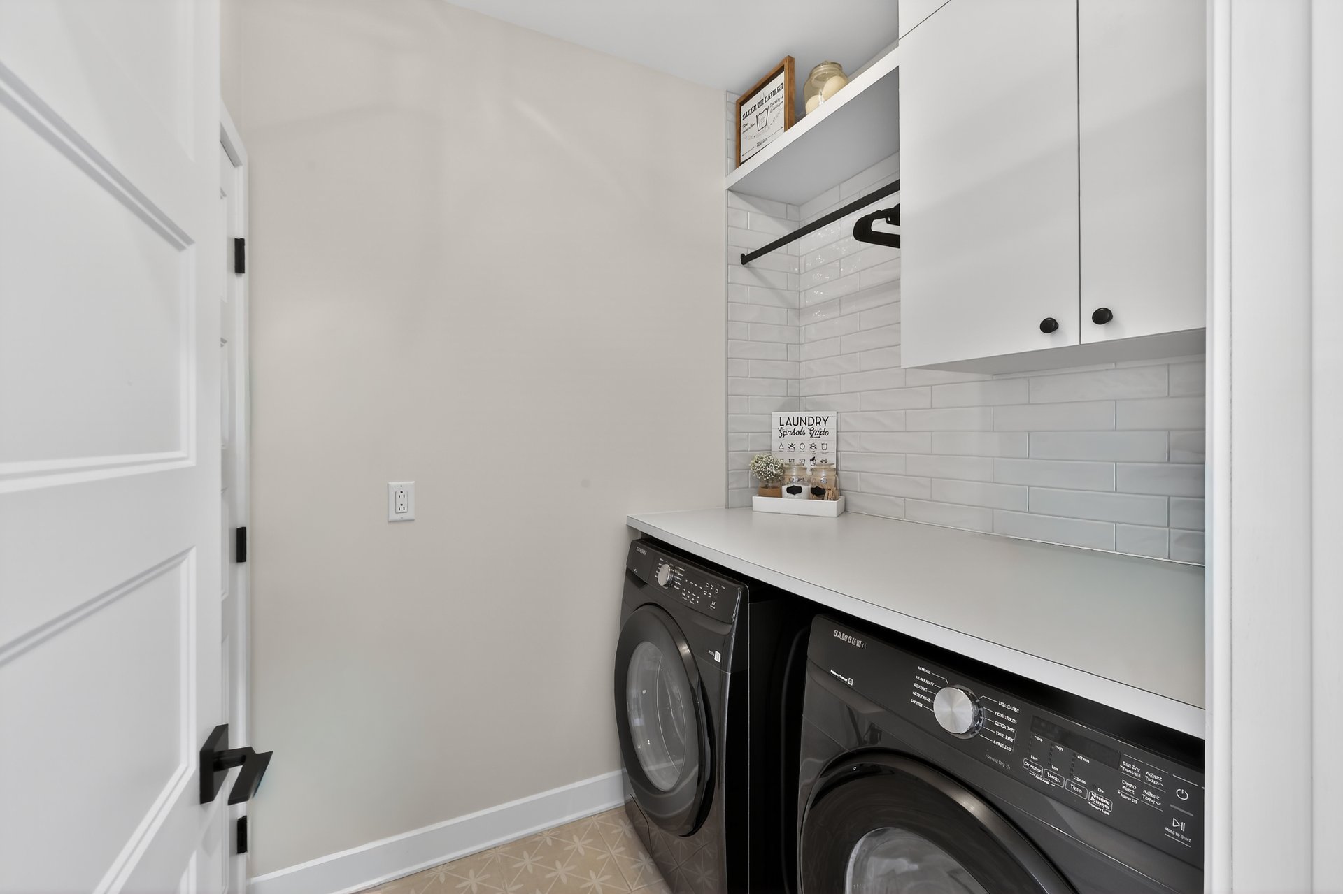 Photo - Laundry room