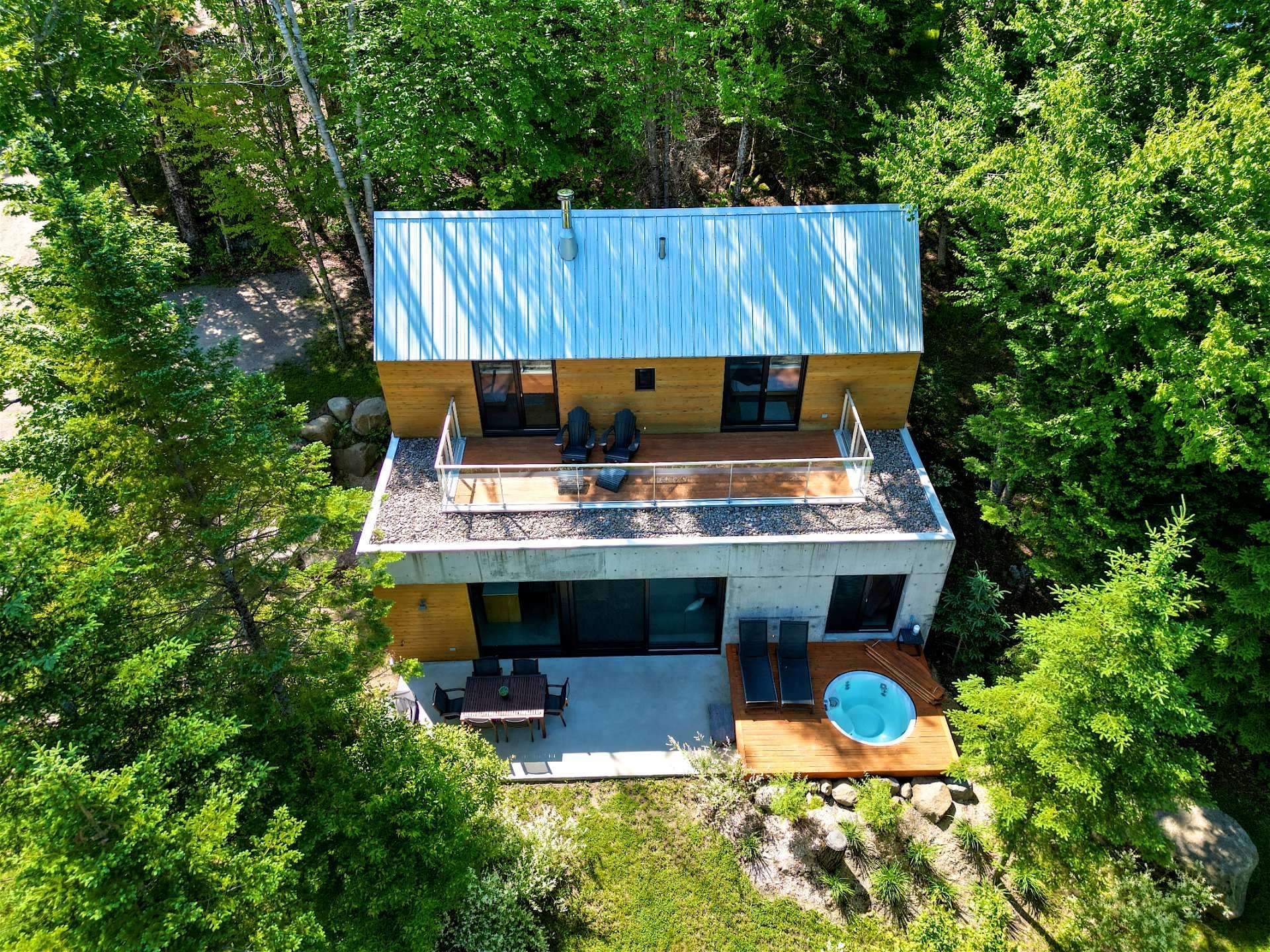 Two or more storey for sale, Lac-Supérieur