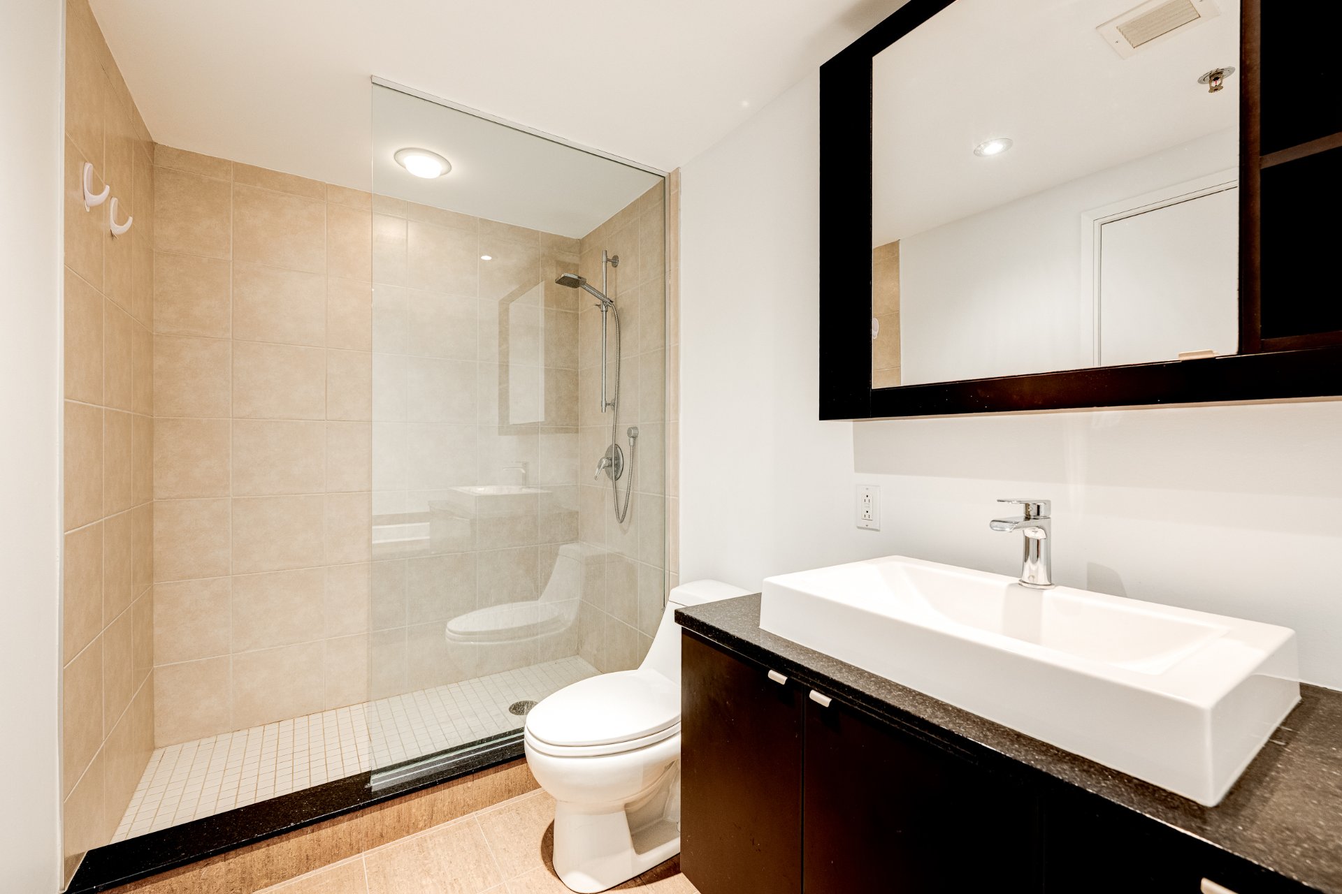 Salle de bains attenante à la CCP