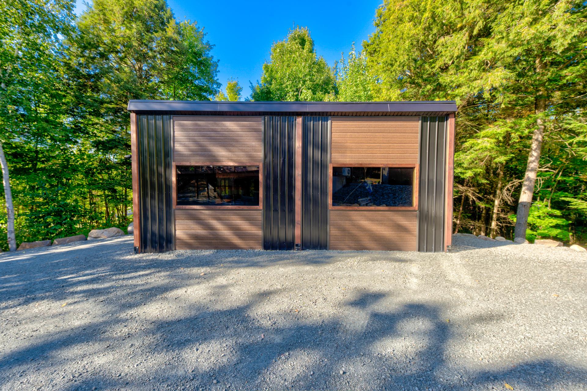 Photo - Garage