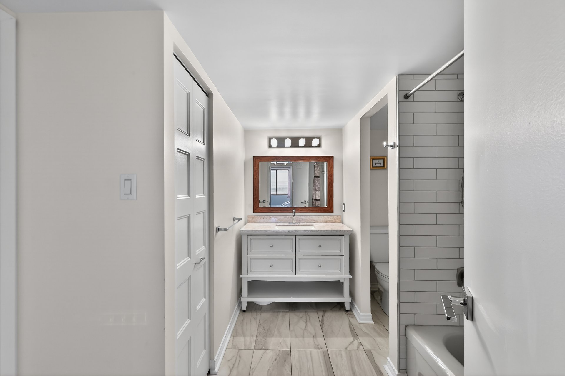 Photo - Ensuite bathroom