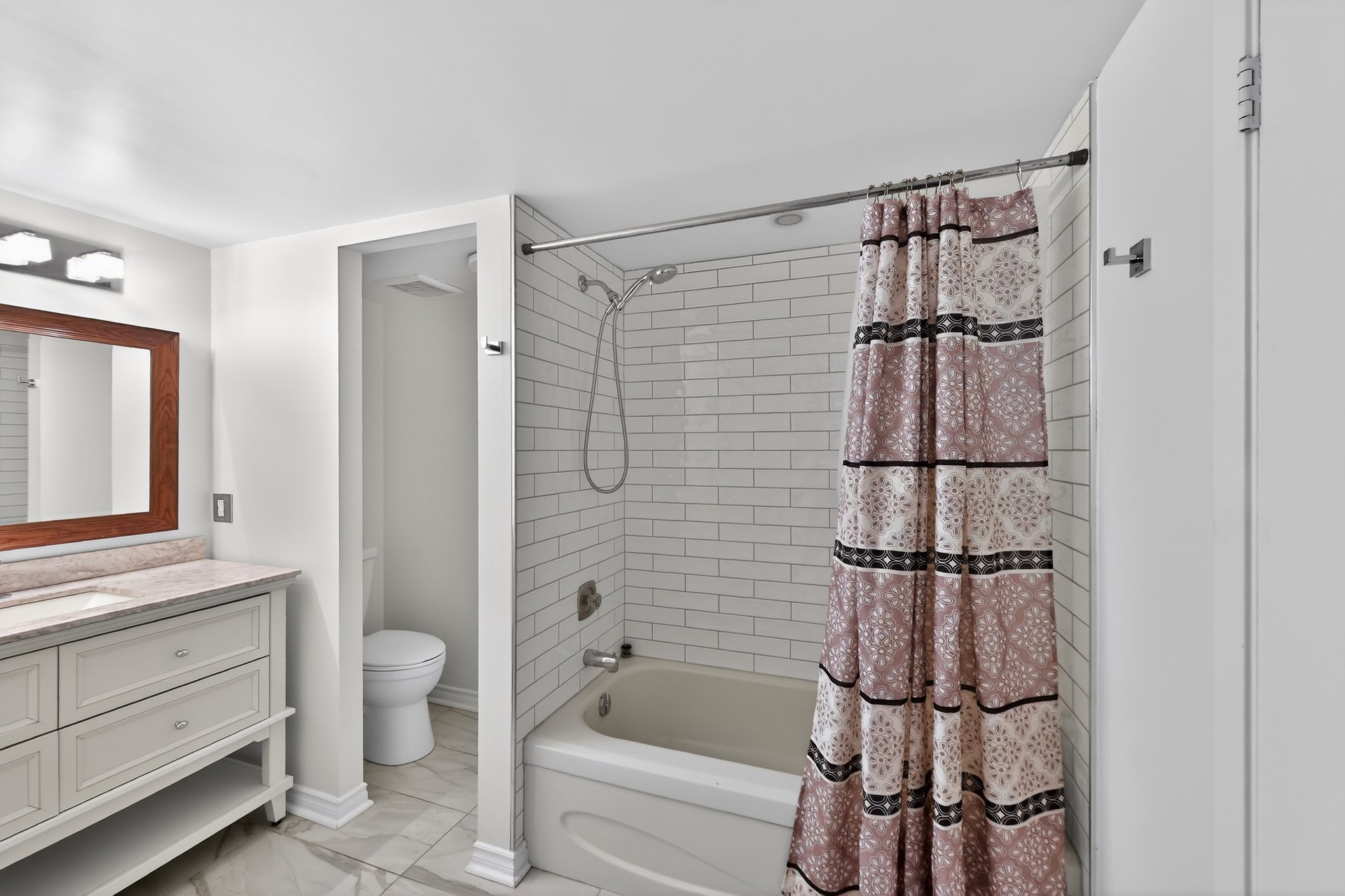 Photo - Ensuite bathroom