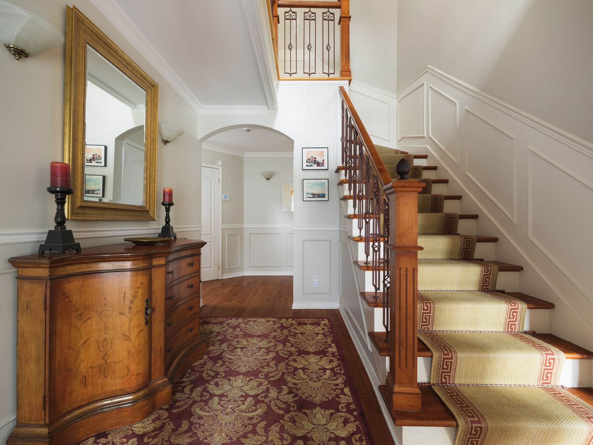 Photo - PASAGEWAY