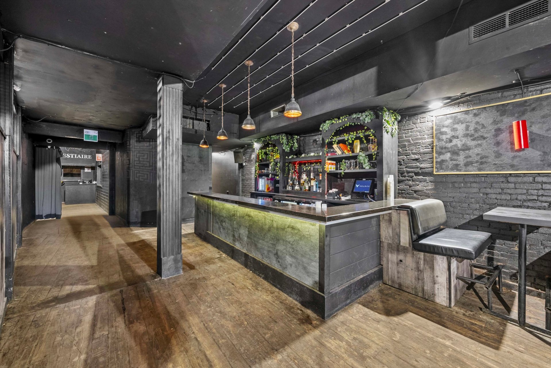 Bar