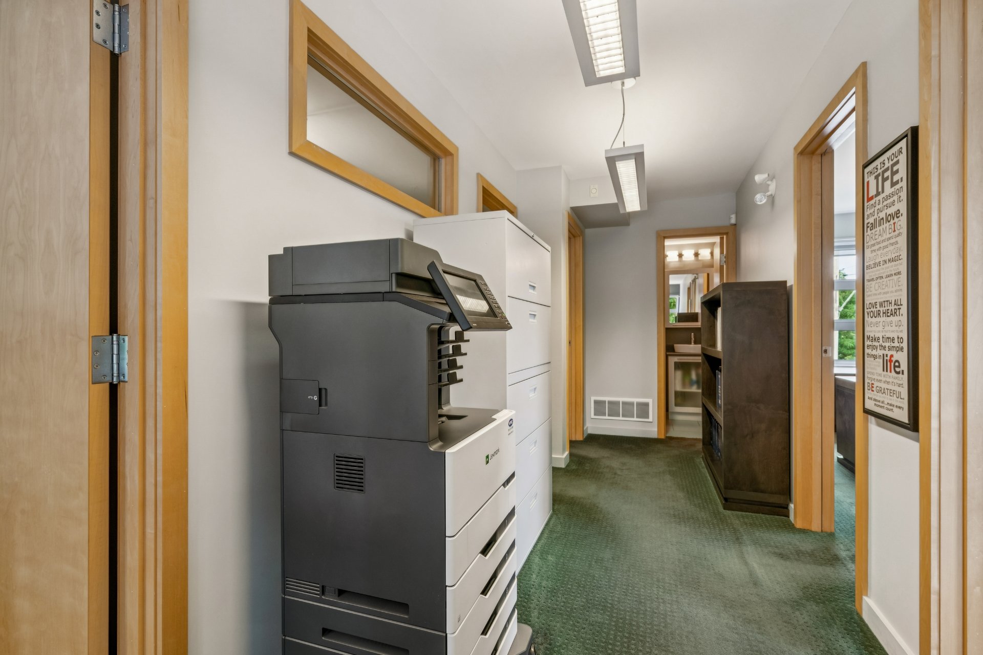 Photo - Bureau