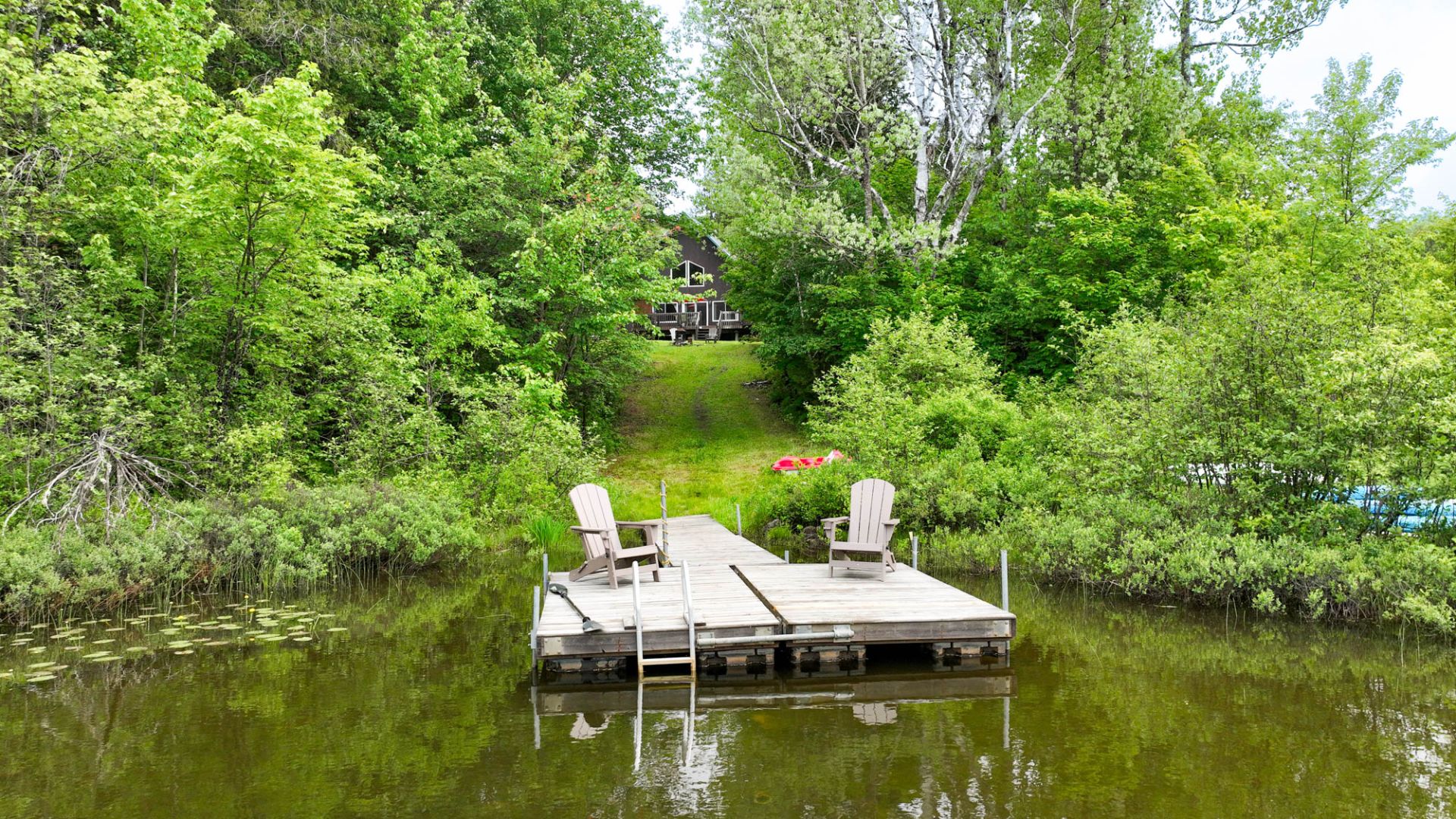 Accès au plan d'eau