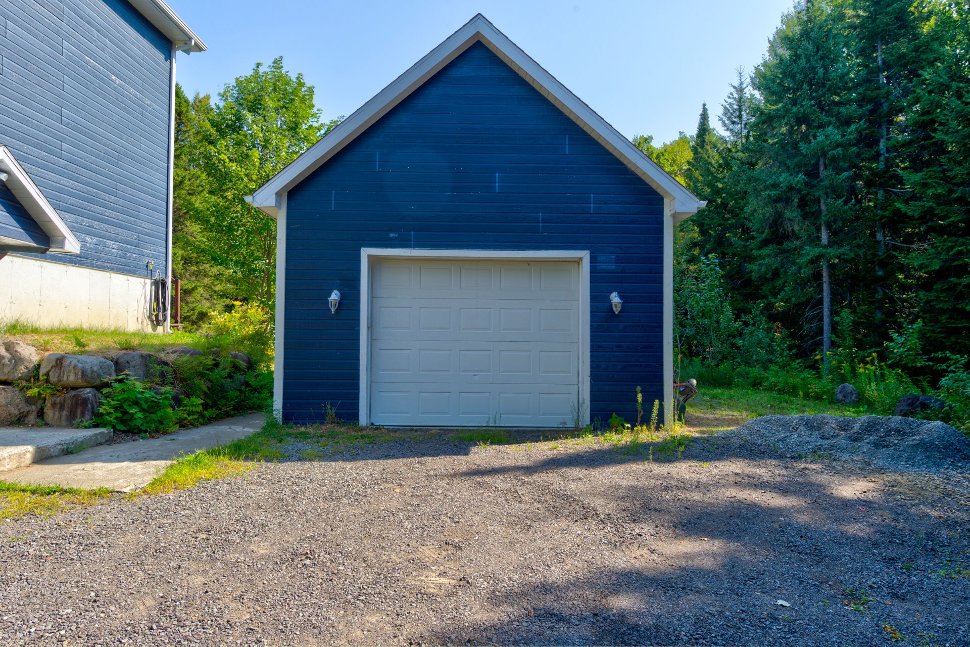 Photo - Garage