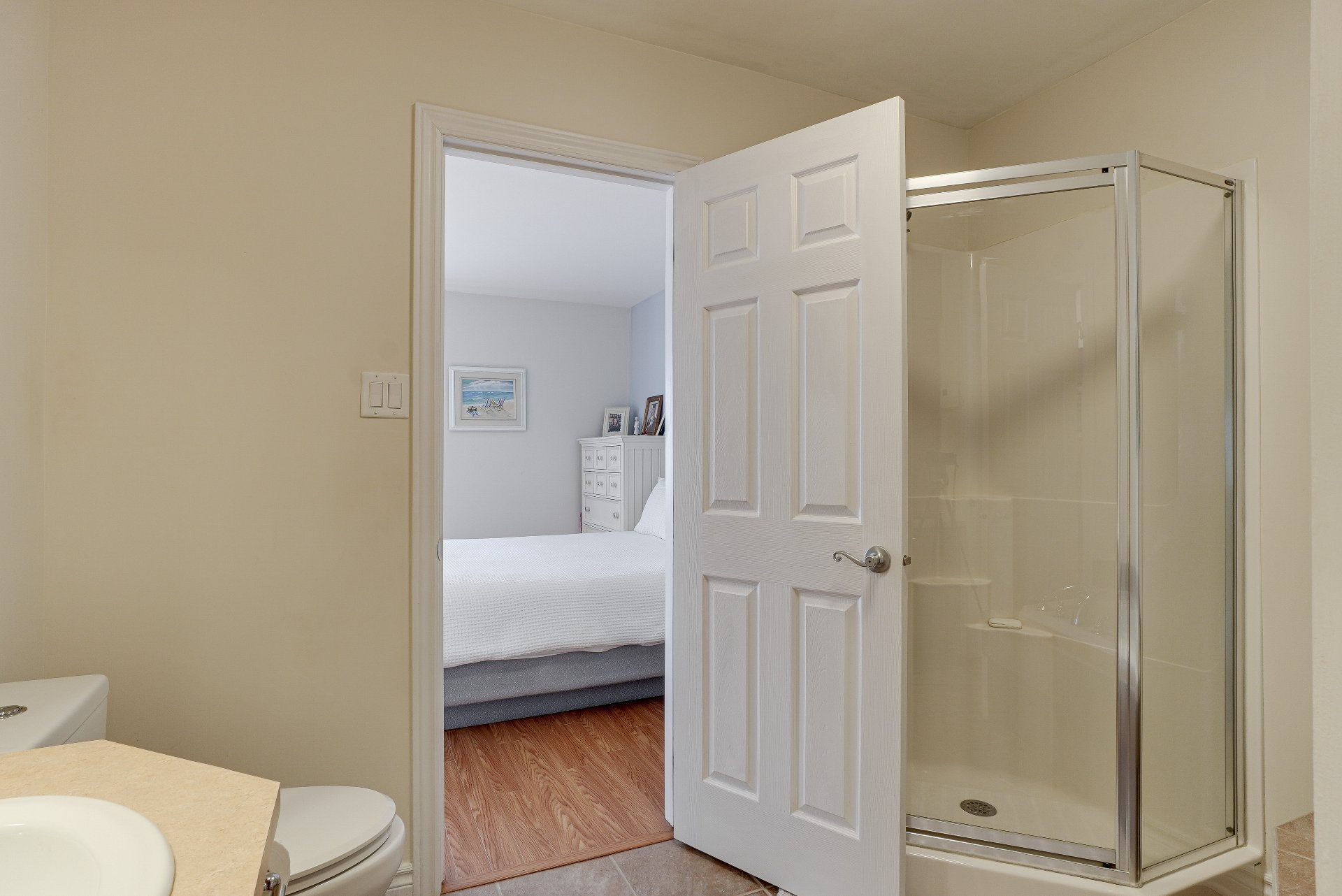 Salle de bains attenante à la CCP