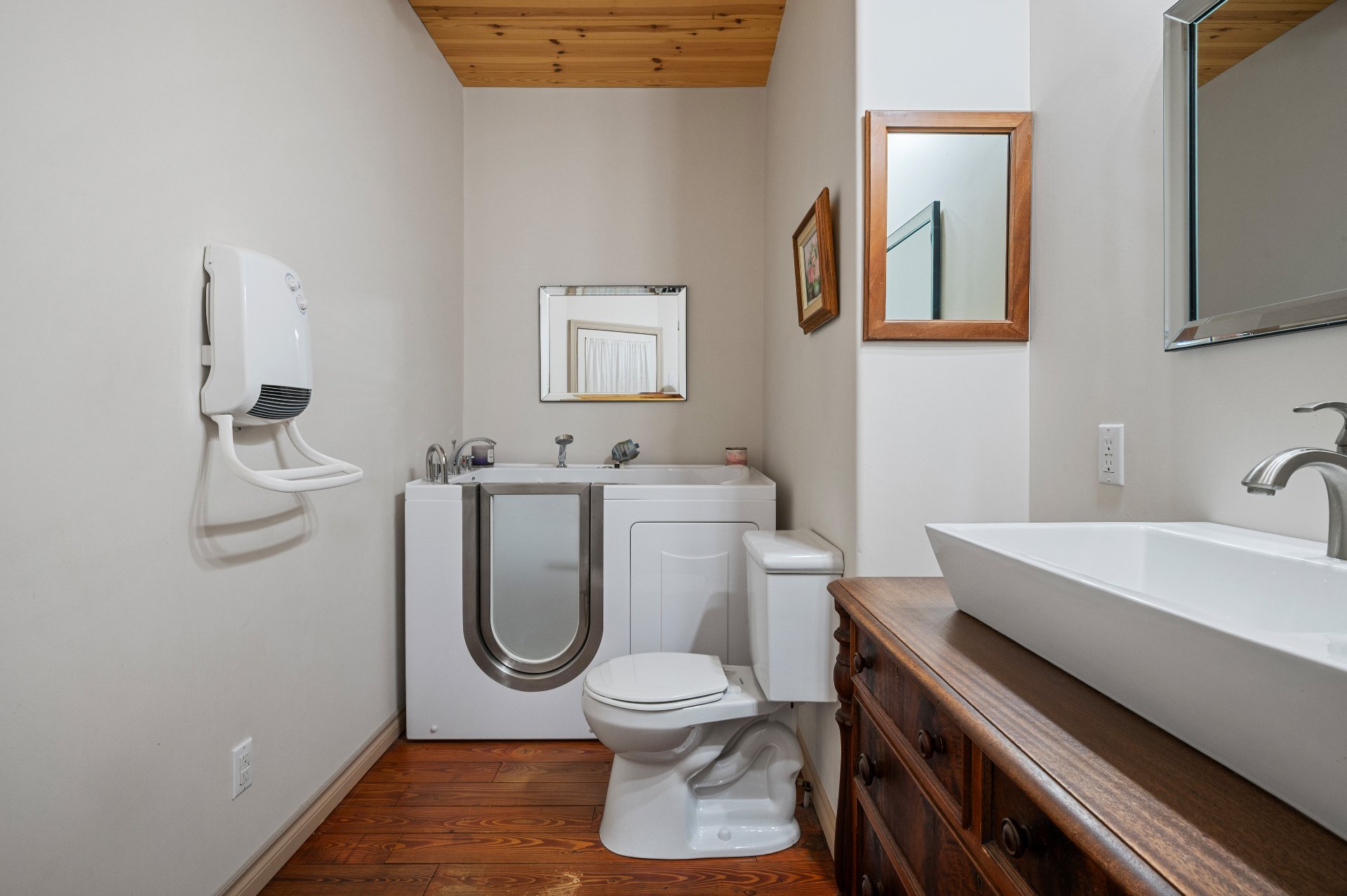 Photo - Bathroom