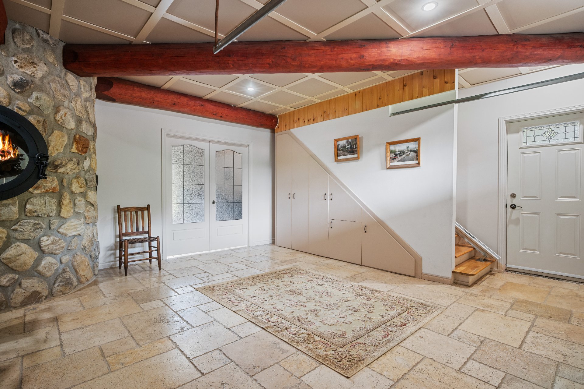 Photo - Hallway