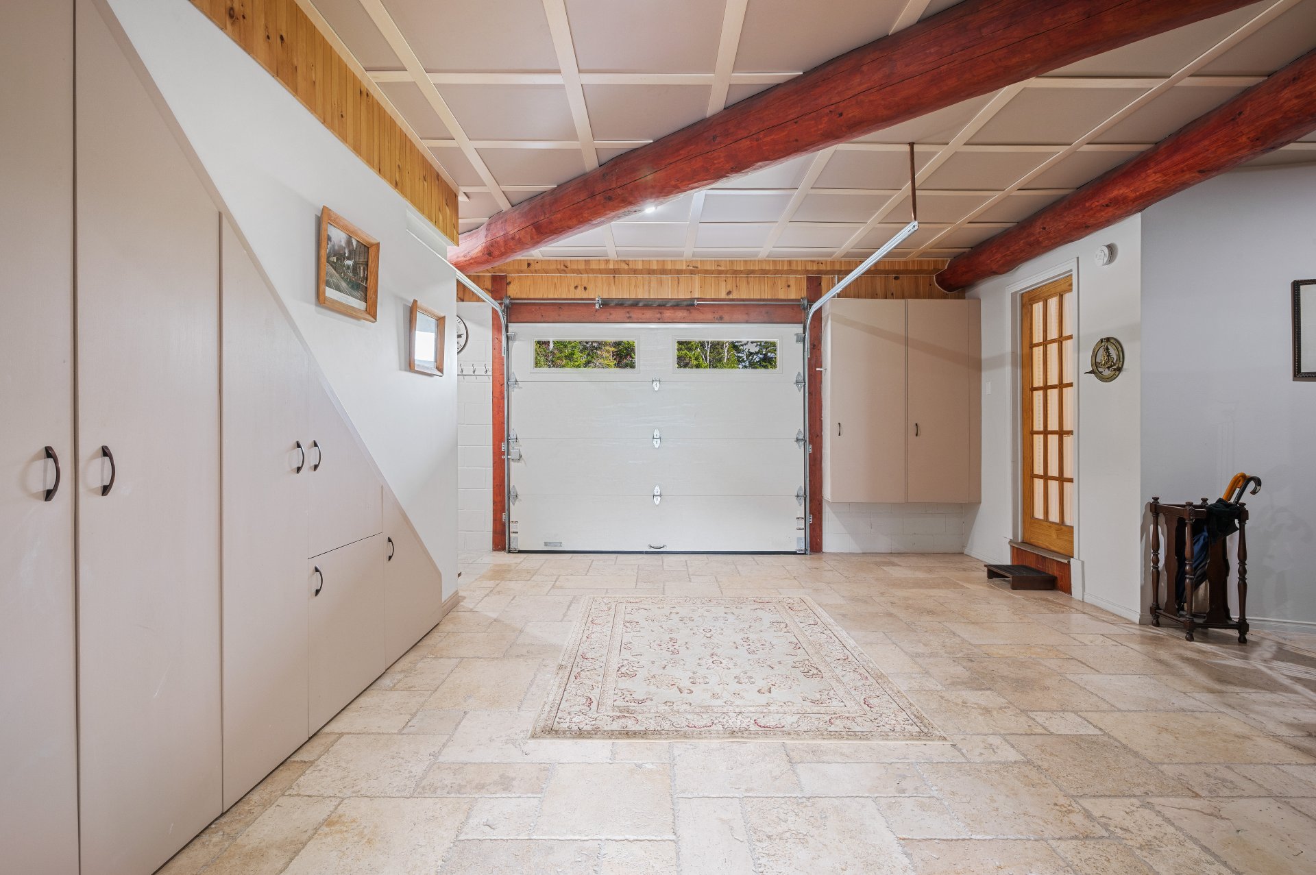 Photo - Hallway