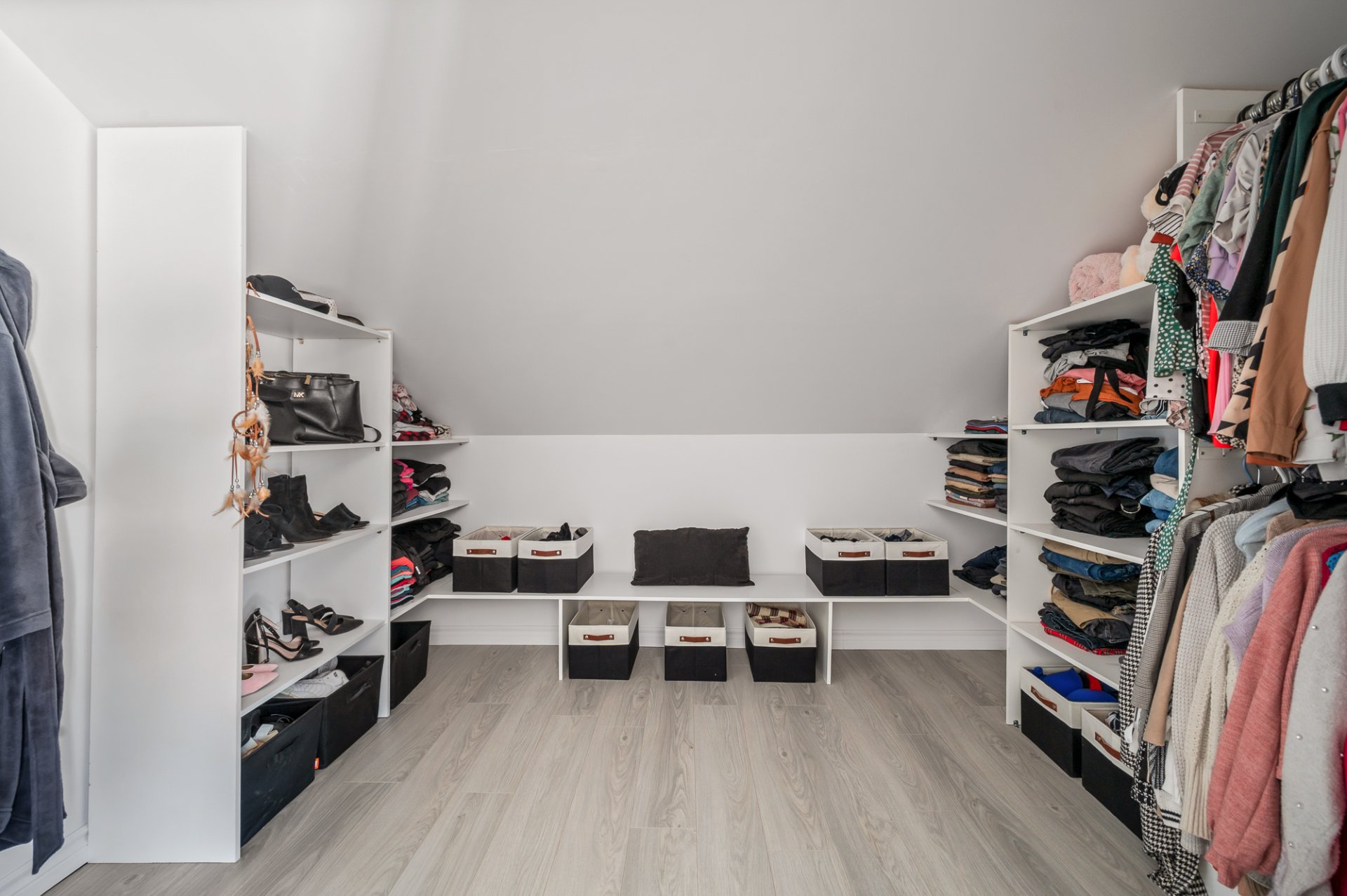 Walk-in closet