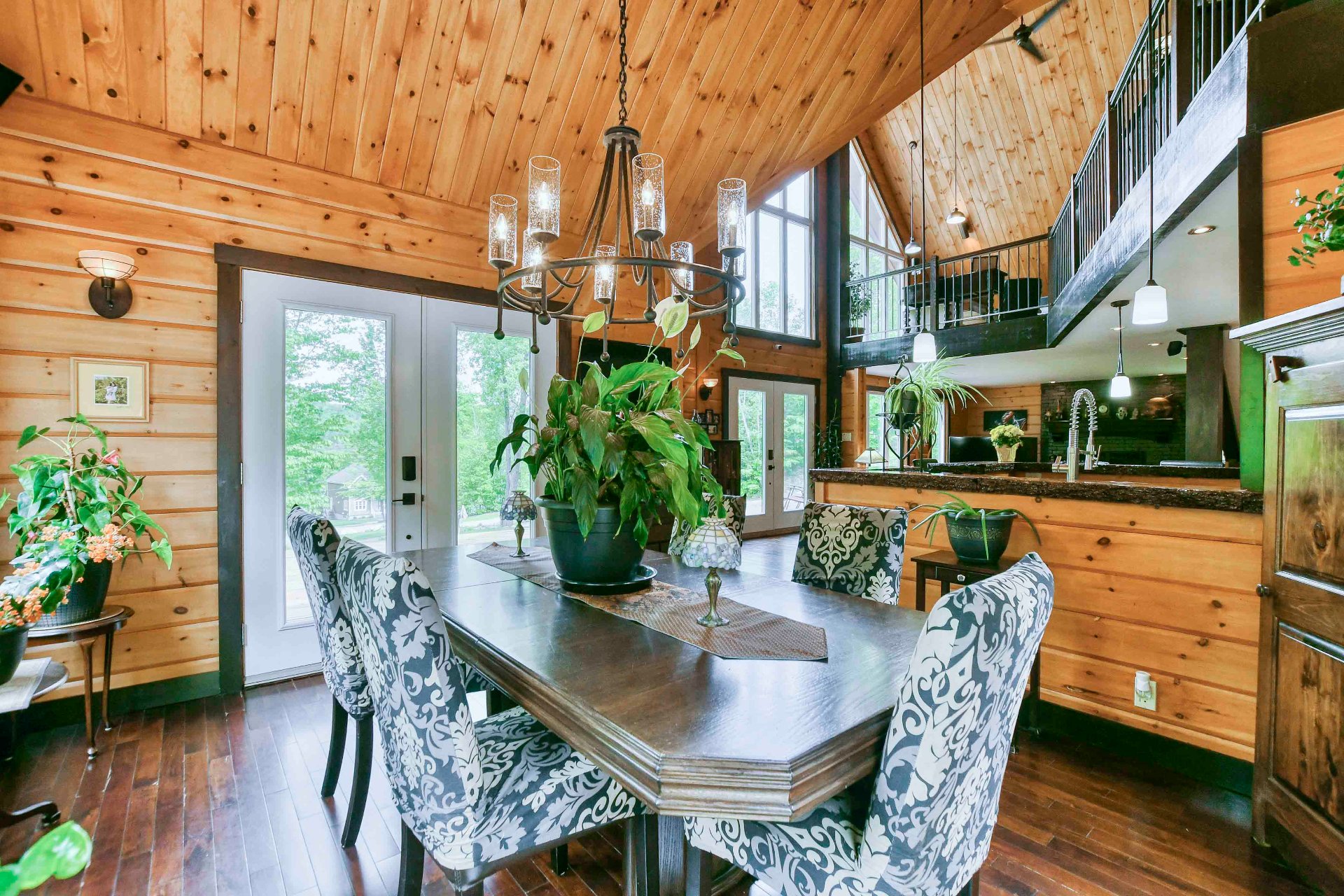Photo - Dining room
