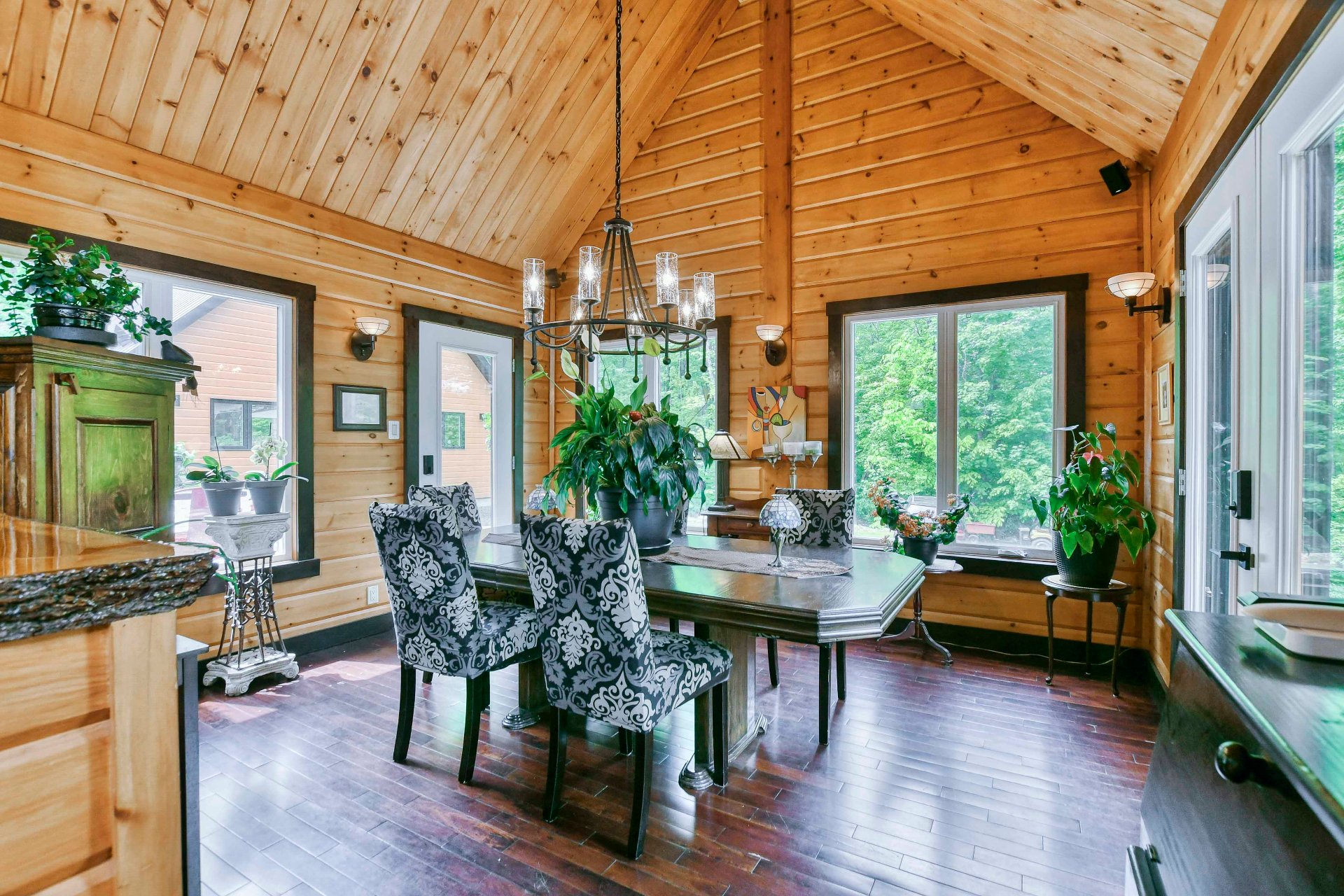 Photo - Dining room