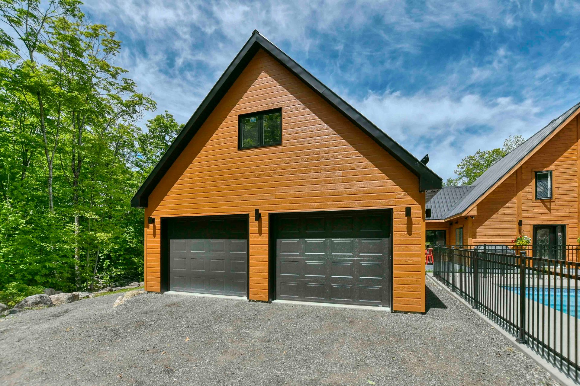 Photo - Garage
